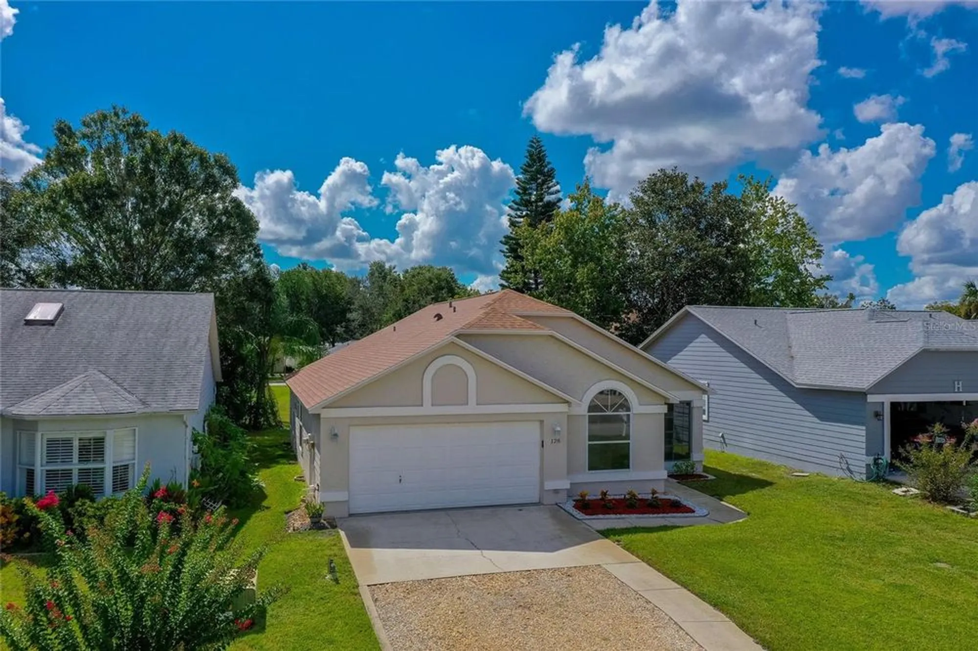 Property Slideshow image 3 of 46 | 128 crooked pine rd, Port Orange, FL, 32128