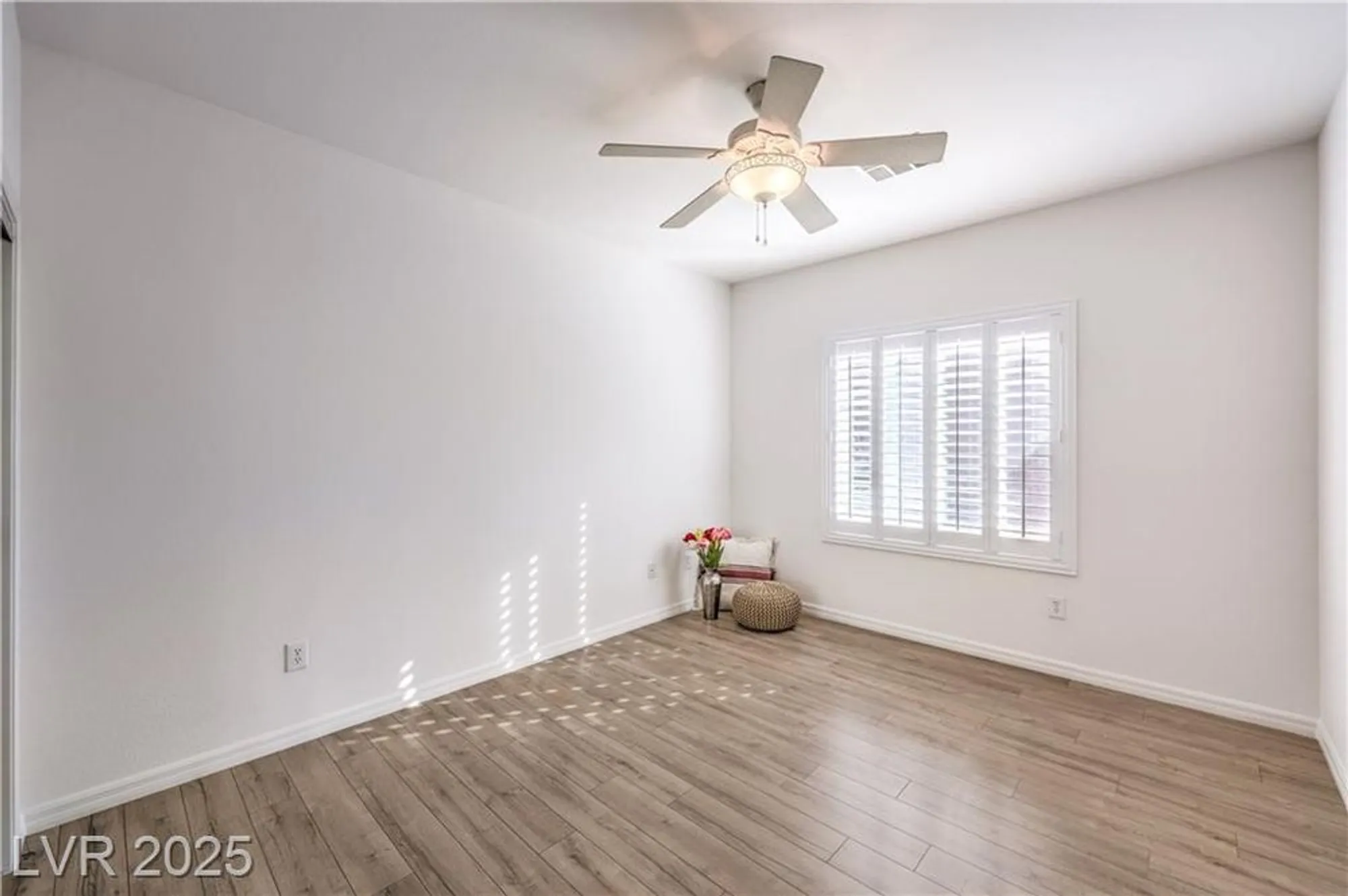 Property Slideshow image 20 of 40 | 2317 shorewood hills ave, Henderson, NV, 89052