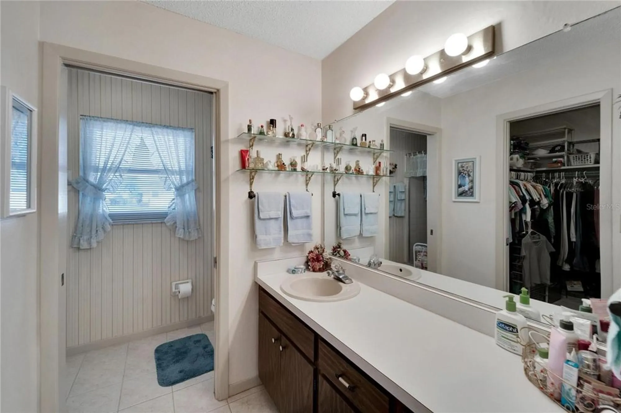 Property Slideshow image 22 of 42 | 612 allegheny dr, Sun City Center, FL, 33573