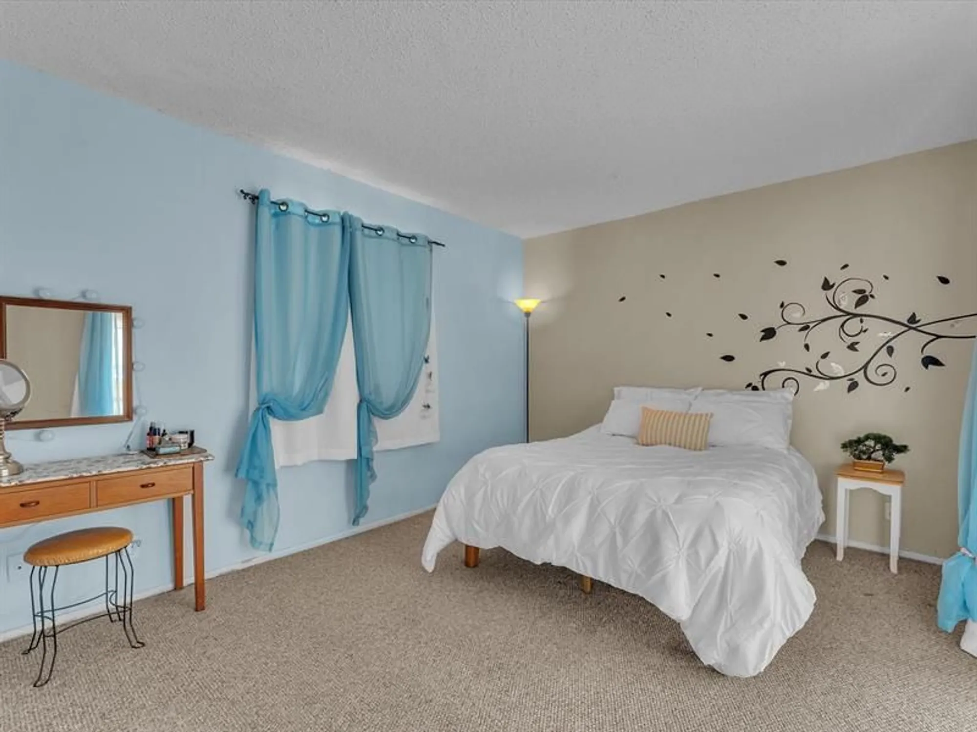 Property Slideshow image 14 of 25 | 4623 nw 46th st, Tamarac, FL, 33319