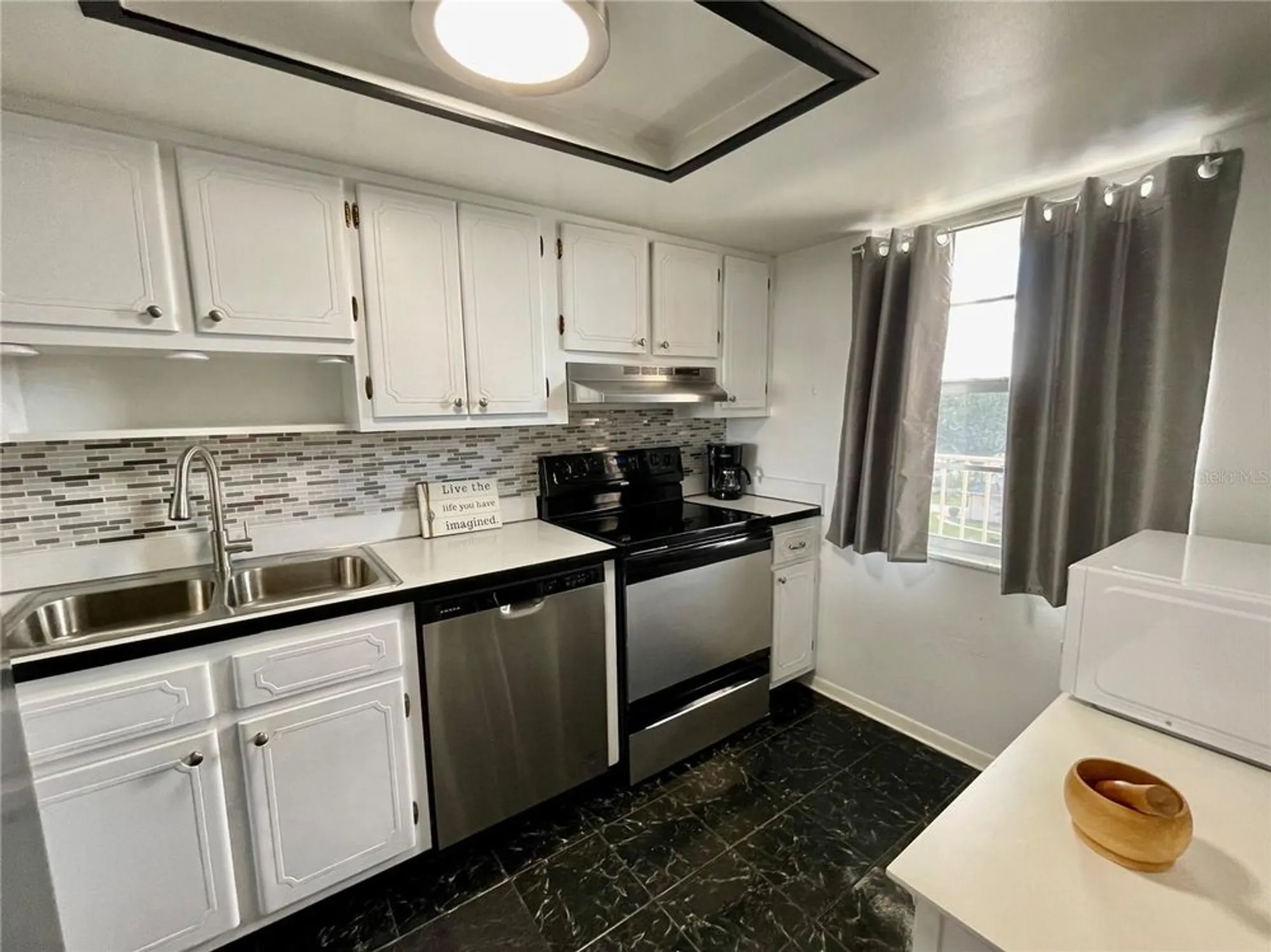 Property Slideshow image 6 of 45 | 700 mirror ter 603, Winter Haven, FL, 33881