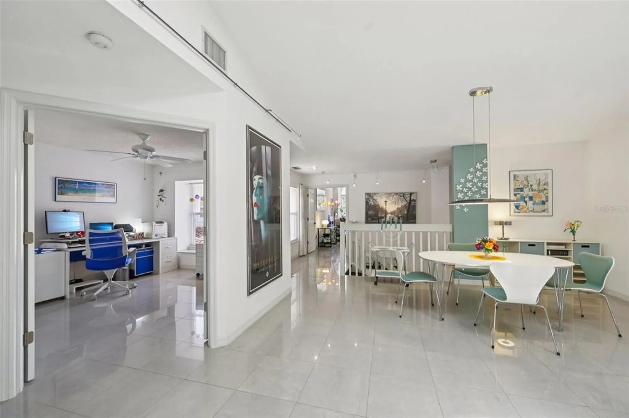 Property Slideshow image 11 of 42 | 5588 golf pointe dr # 1, Sarasota, FL, 34243