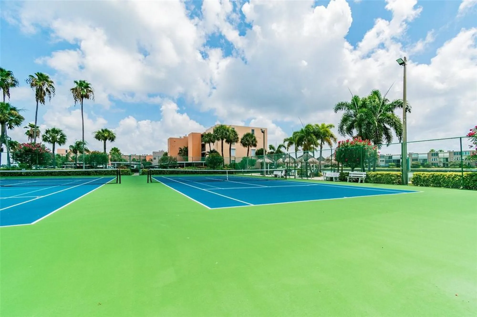 Property Slideshow image 68 of 93 | 7400 sun island dr 207, South Pasadena, FL, 33707