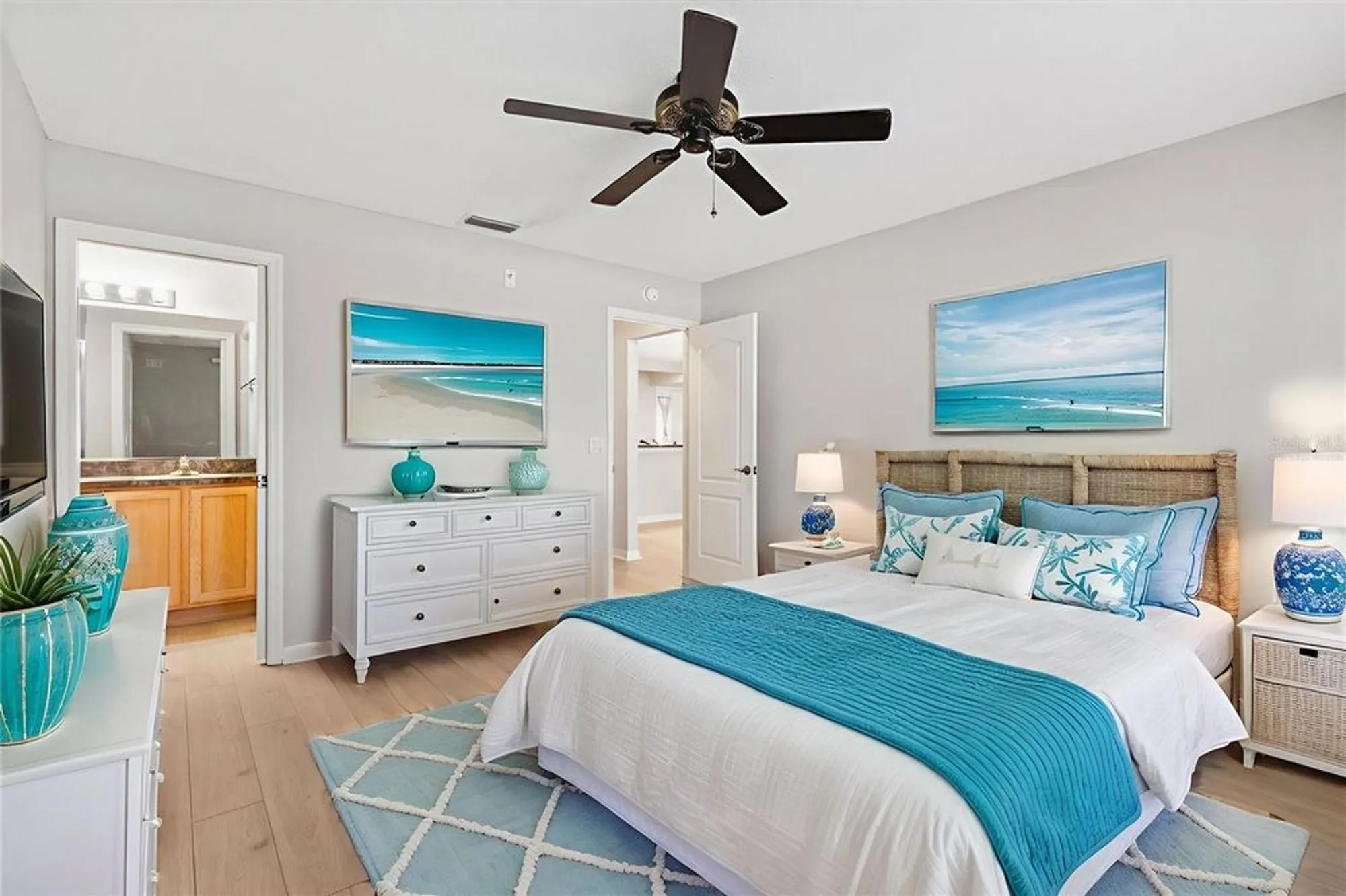 Property Slideshow image 23 of 46 | 2573 caribe dr, The Villages, FL, 32162