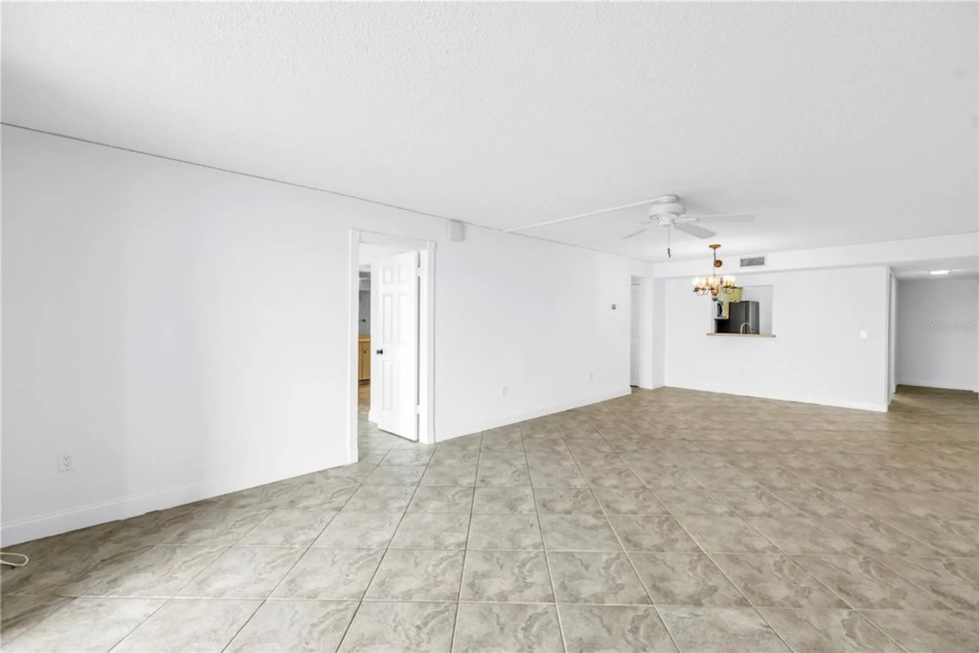 Property Slideshow image 11 of 44 | 7700 sun island dr 401, South Pasadena, FL, 33707