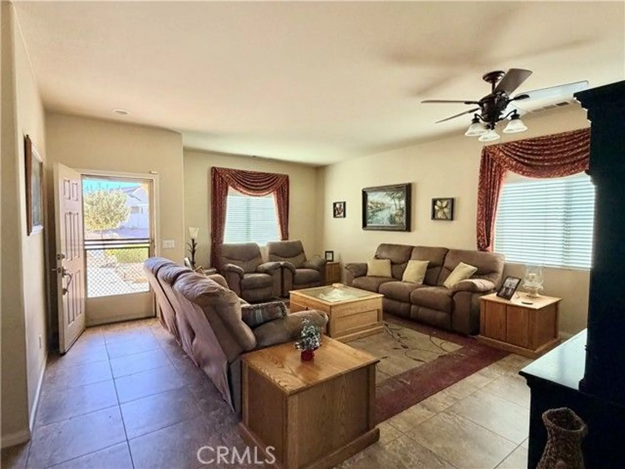 Property Slideshow image 5 of 30 | 19422 royal oaks rd, Apple Valley, CA, 92308