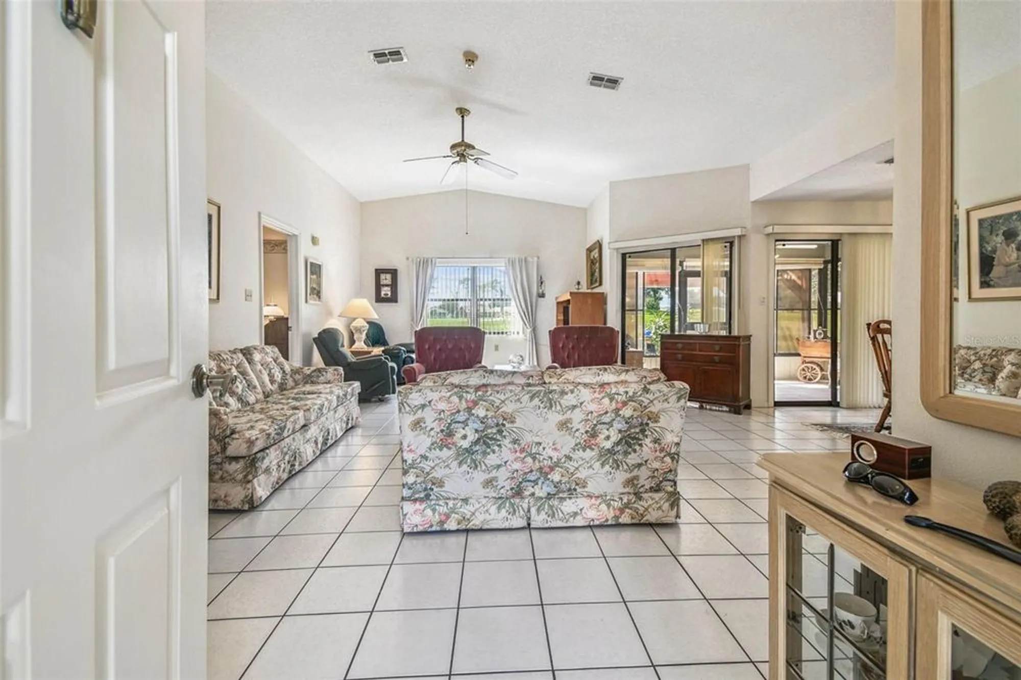 Property Slideshow image 13 of 98 | 6222 crane dr, Lakeland, FL, 33809