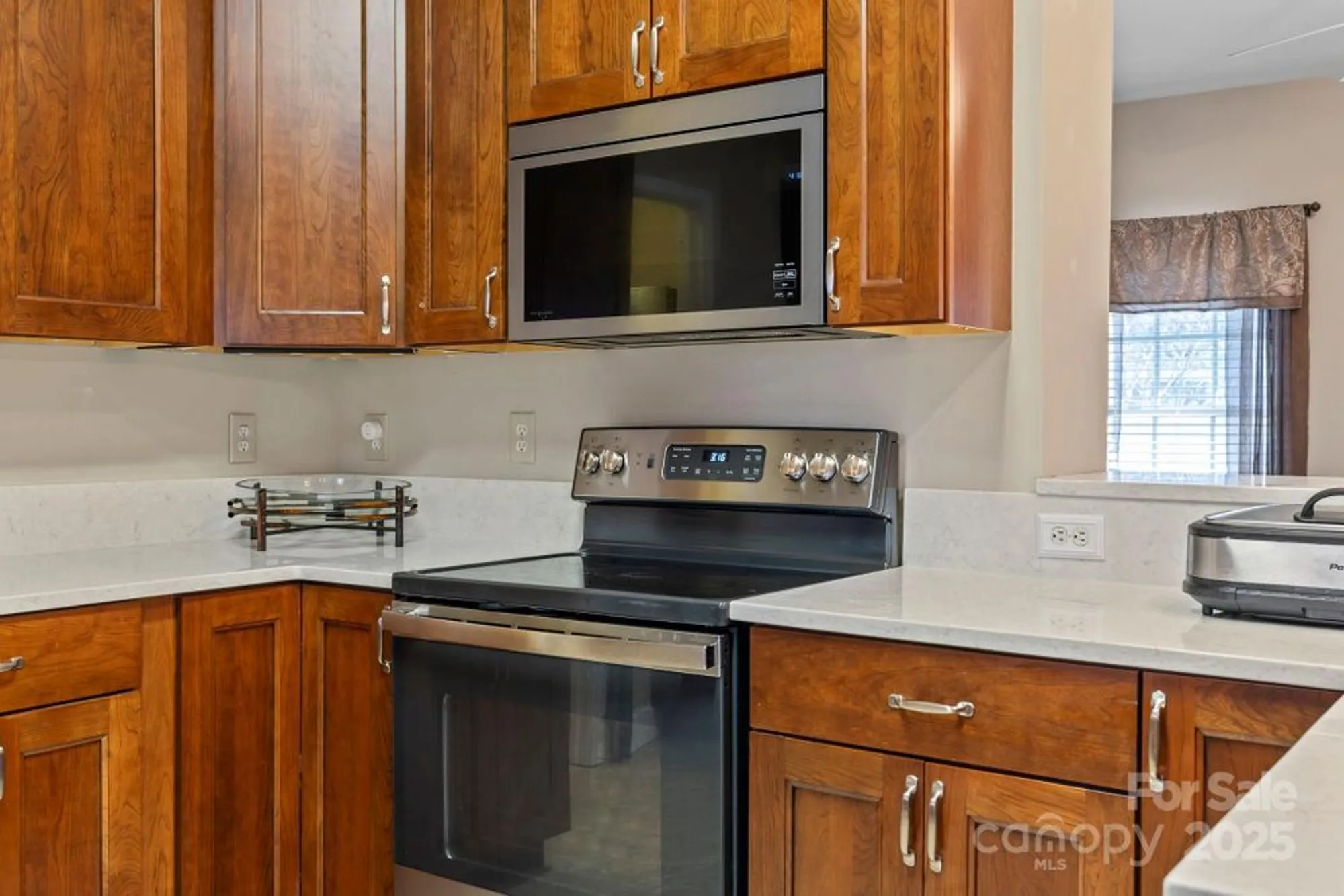 Property Slideshow image 29 of 48 | 494 riverwind dr, Hendersonville, NC, 28739