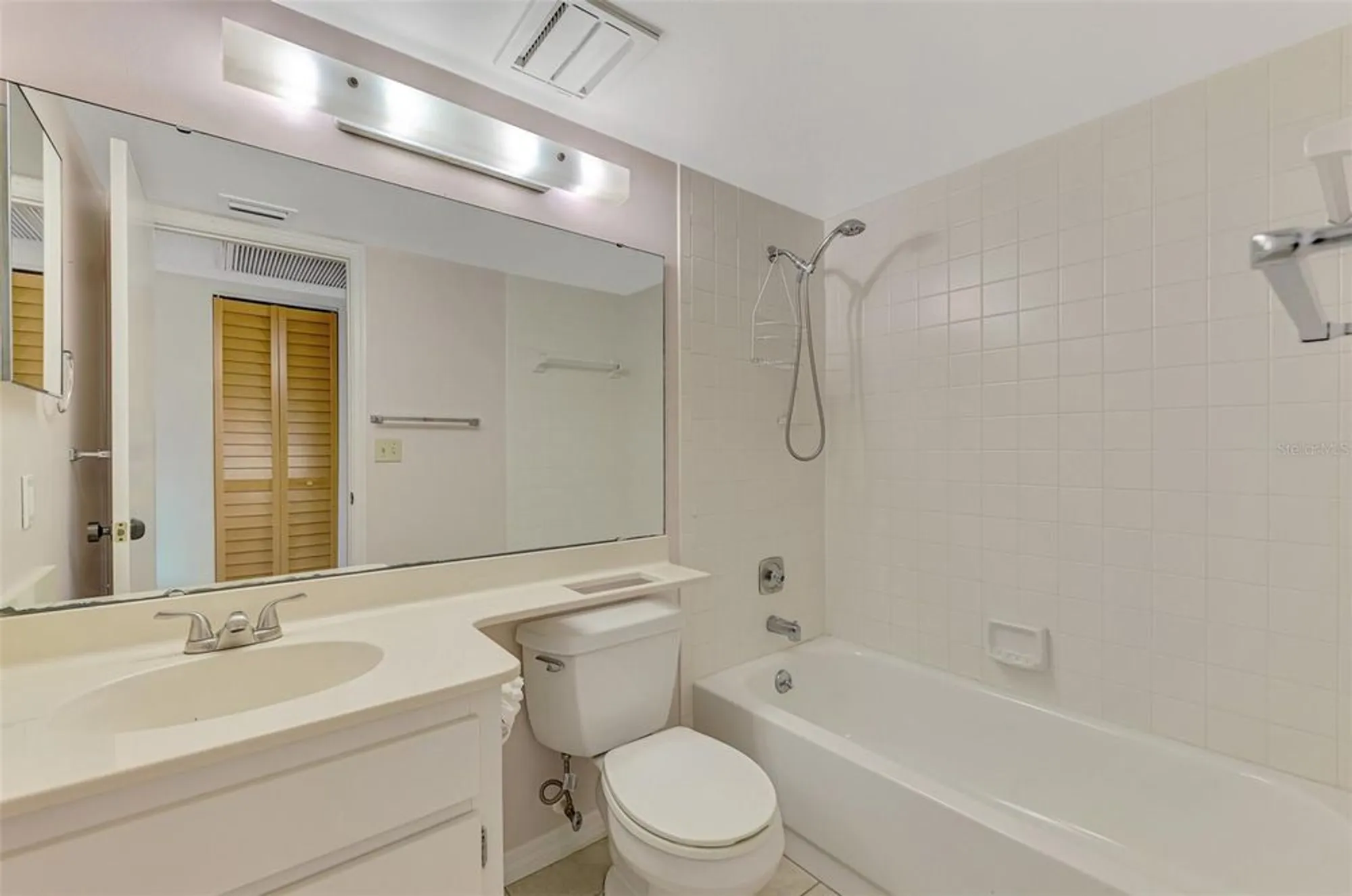 Property Slideshow image 31 of 58 | 420 wexford cir # 124, Venice, FL, 34293