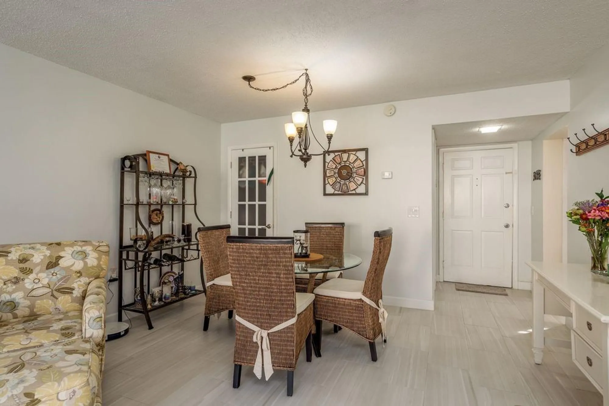 Property Slideshow image 9 of 32 | 19029 us highway 19 n apt 6-7, Clearwater, FL, 33764