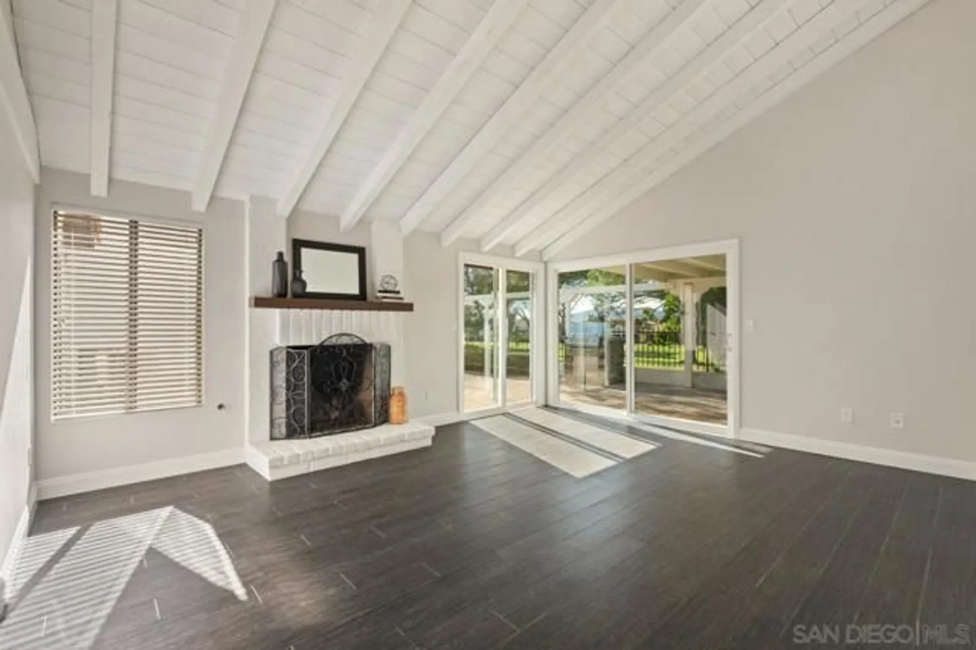 Property Slideshow image 10 of 39 | 17756 camino ancho, San Diego, CA, 92128