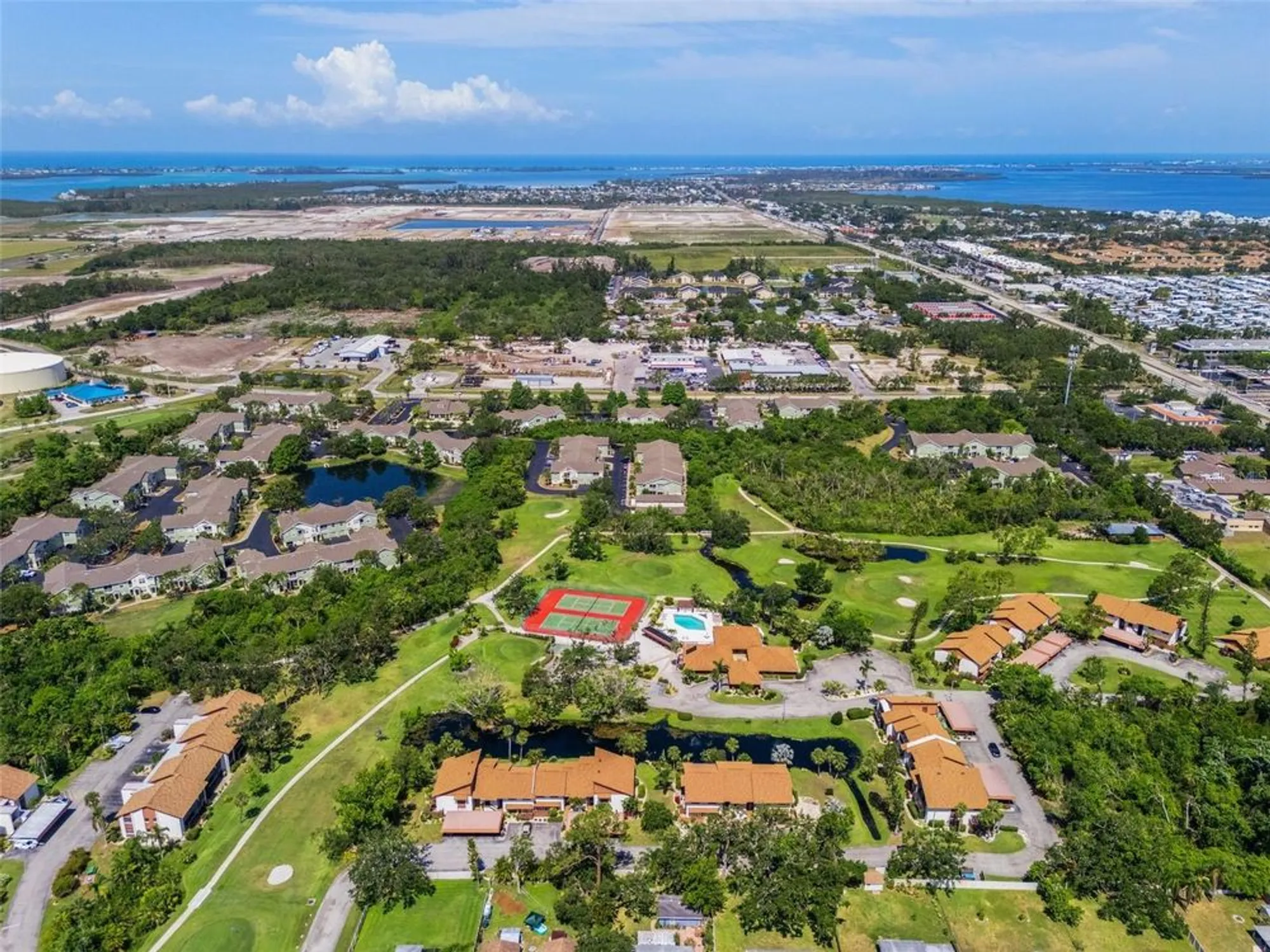 Property Slideshow image 32 of 50 | 6061 fairway ln 1411, Bradenton, FL, 34210