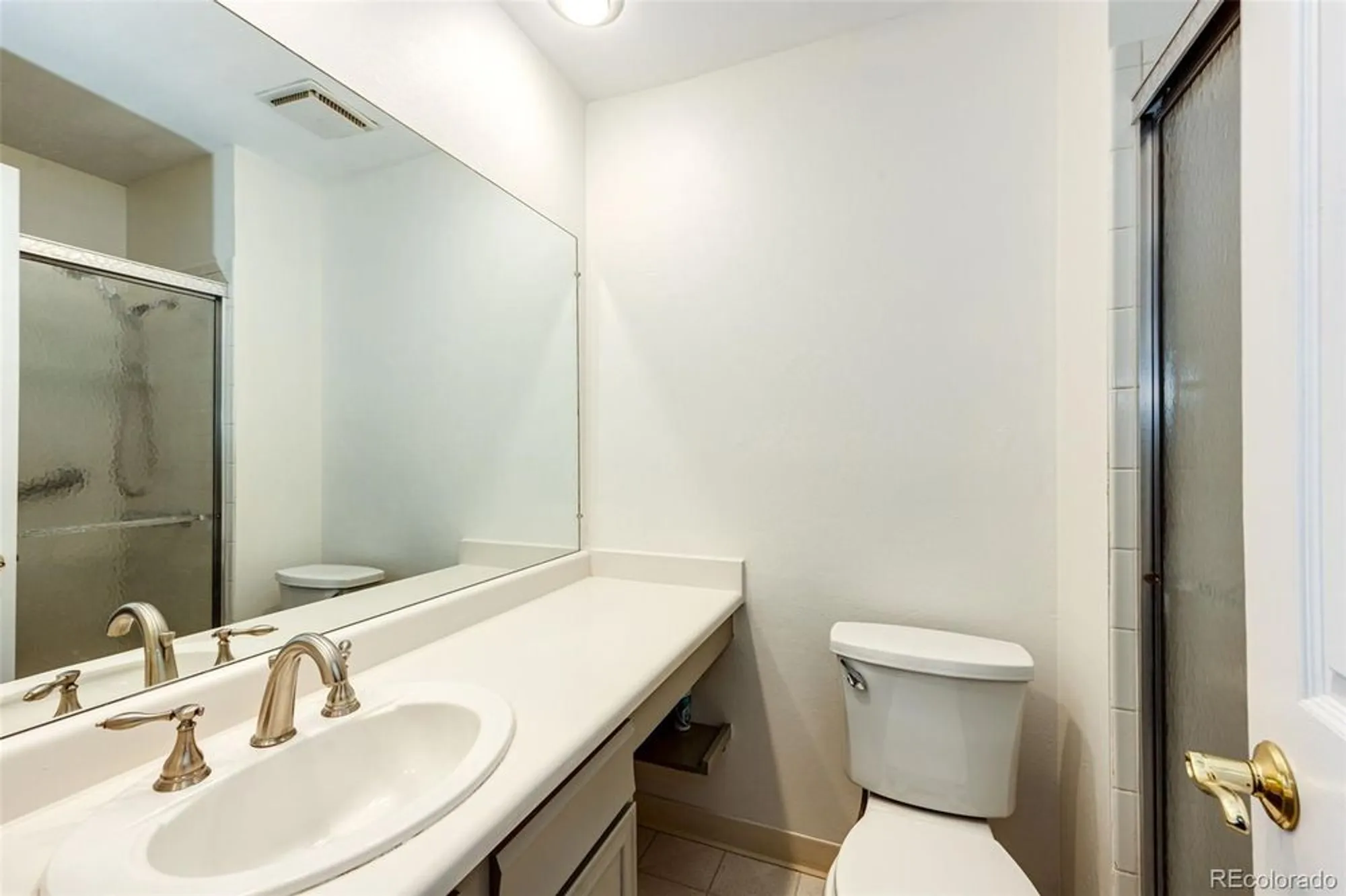 Property Slideshow image 20 of 36 | 14393 e marina dr, Aurora, CO, 80014