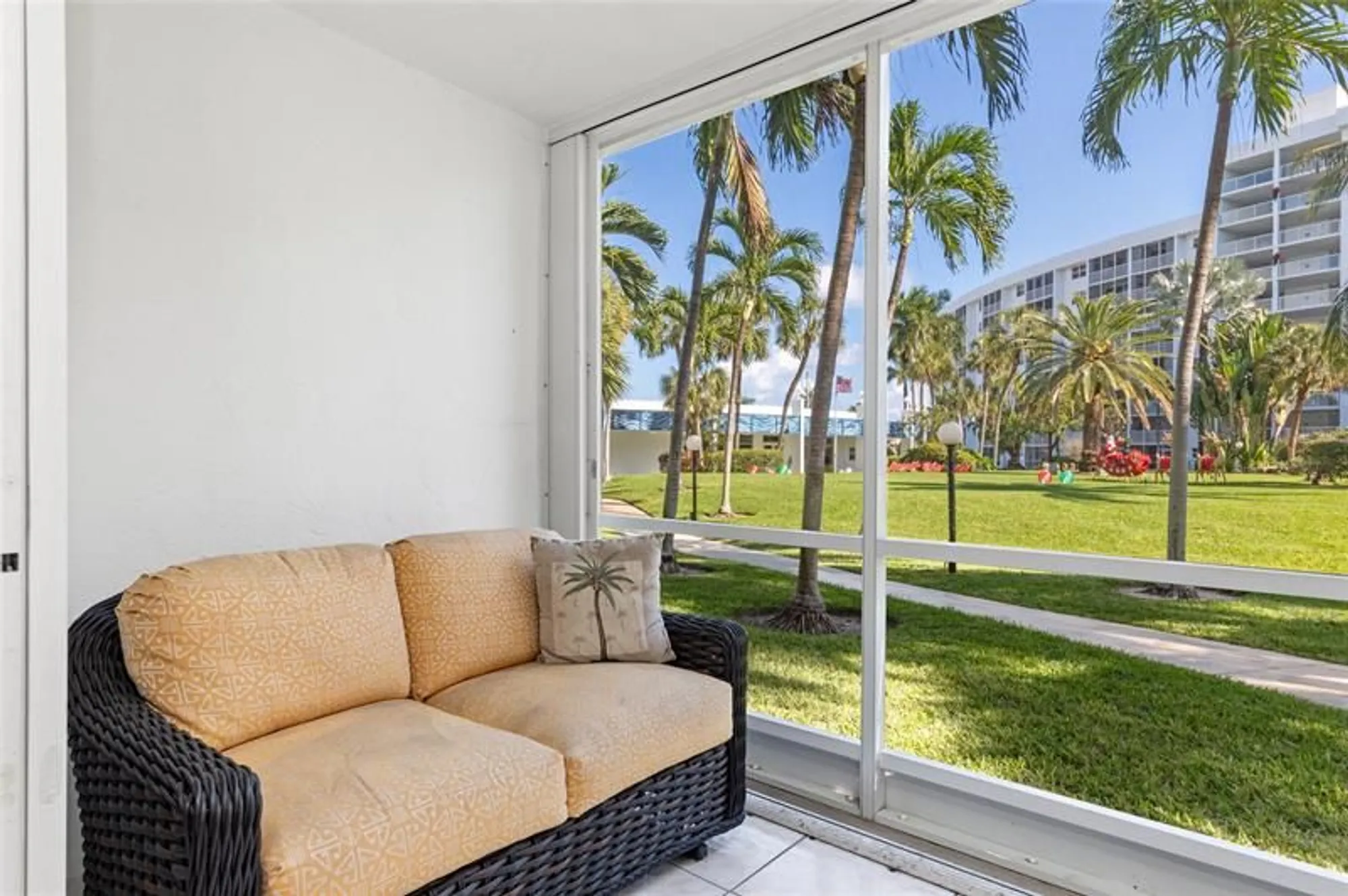 Property Slideshow image 36 of 54 | 2731 ne 14th street cswy 110, Pompano Beach, FL, 33062