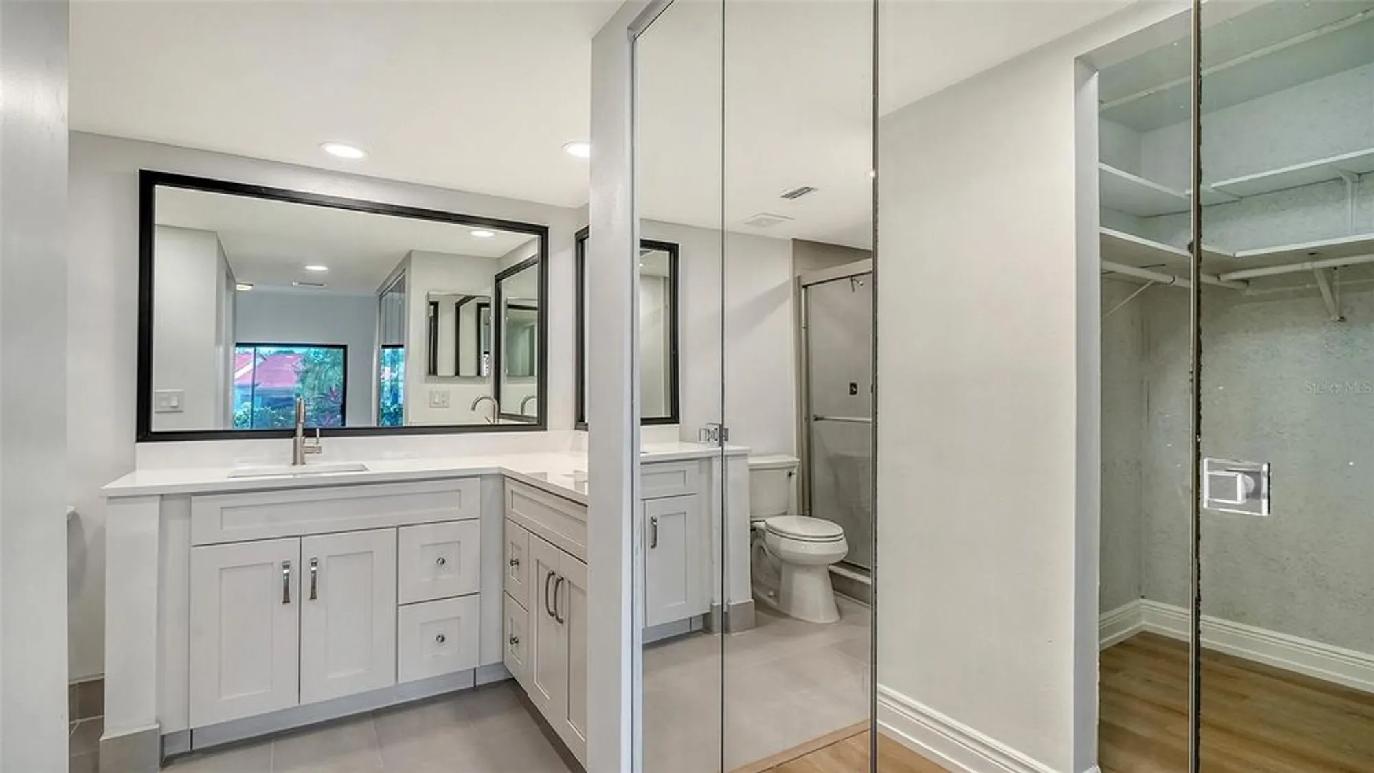 Property Slideshow image 17 of 48 | 5027 kestral park # 64, Sarasota, FL, 34231