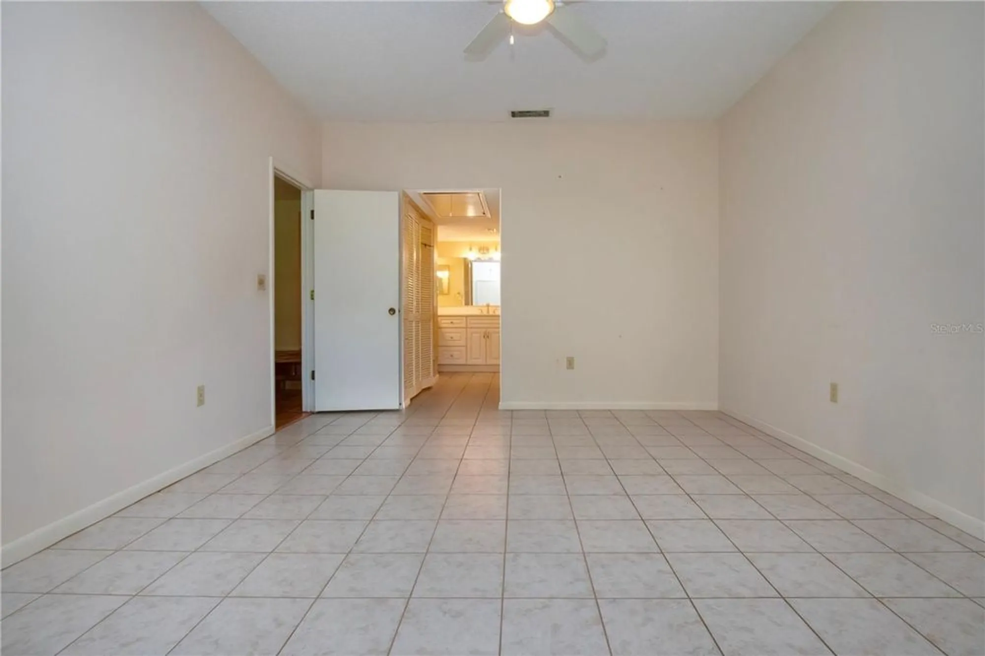 Property Slideshow image 34 of 48 | 4812 kestral park cir 20, Sarasota, FL, 34231