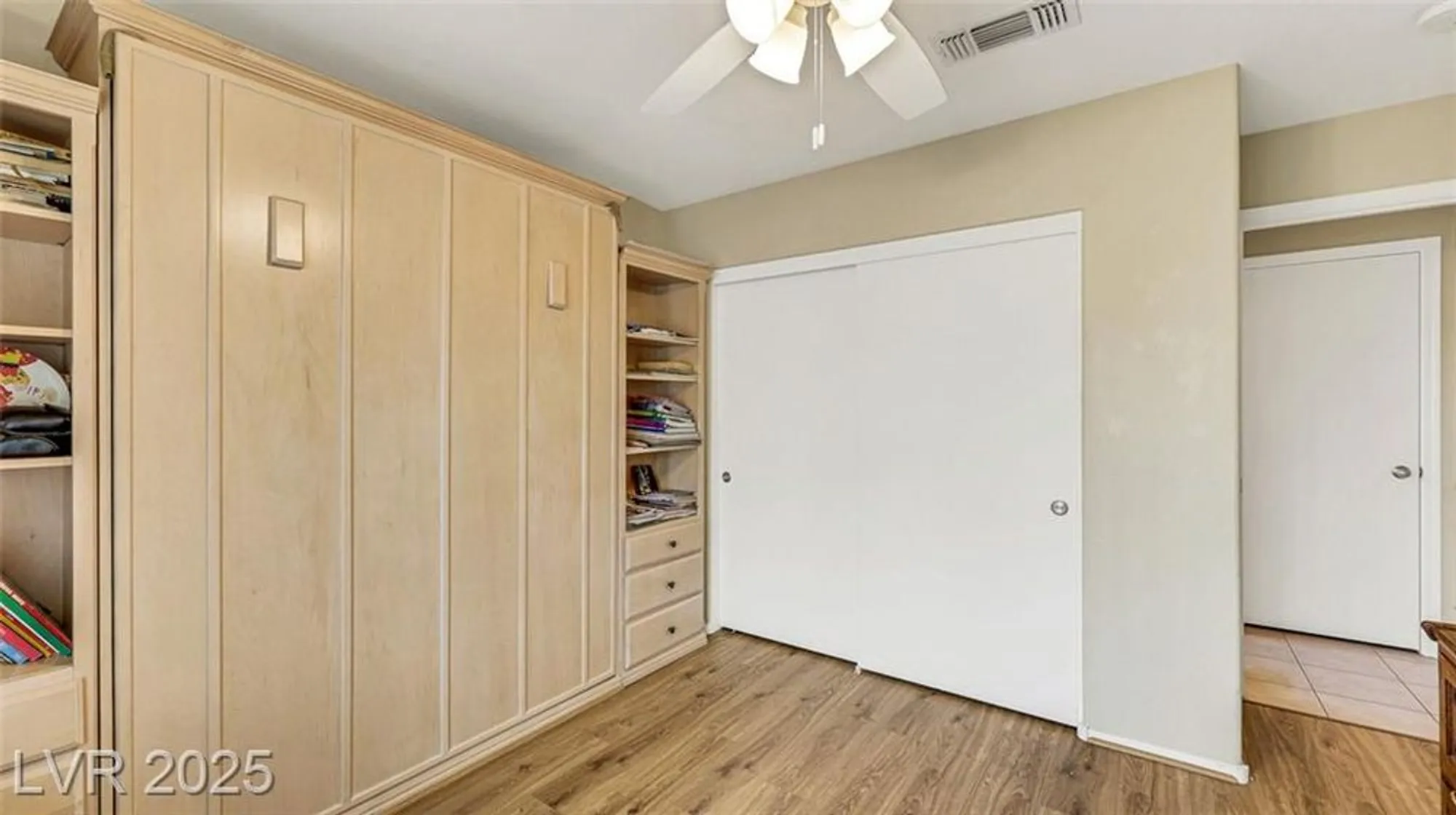 Property Slideshow image 8 of 31 | 2075 joy view ln, Henderson, NV, 89012