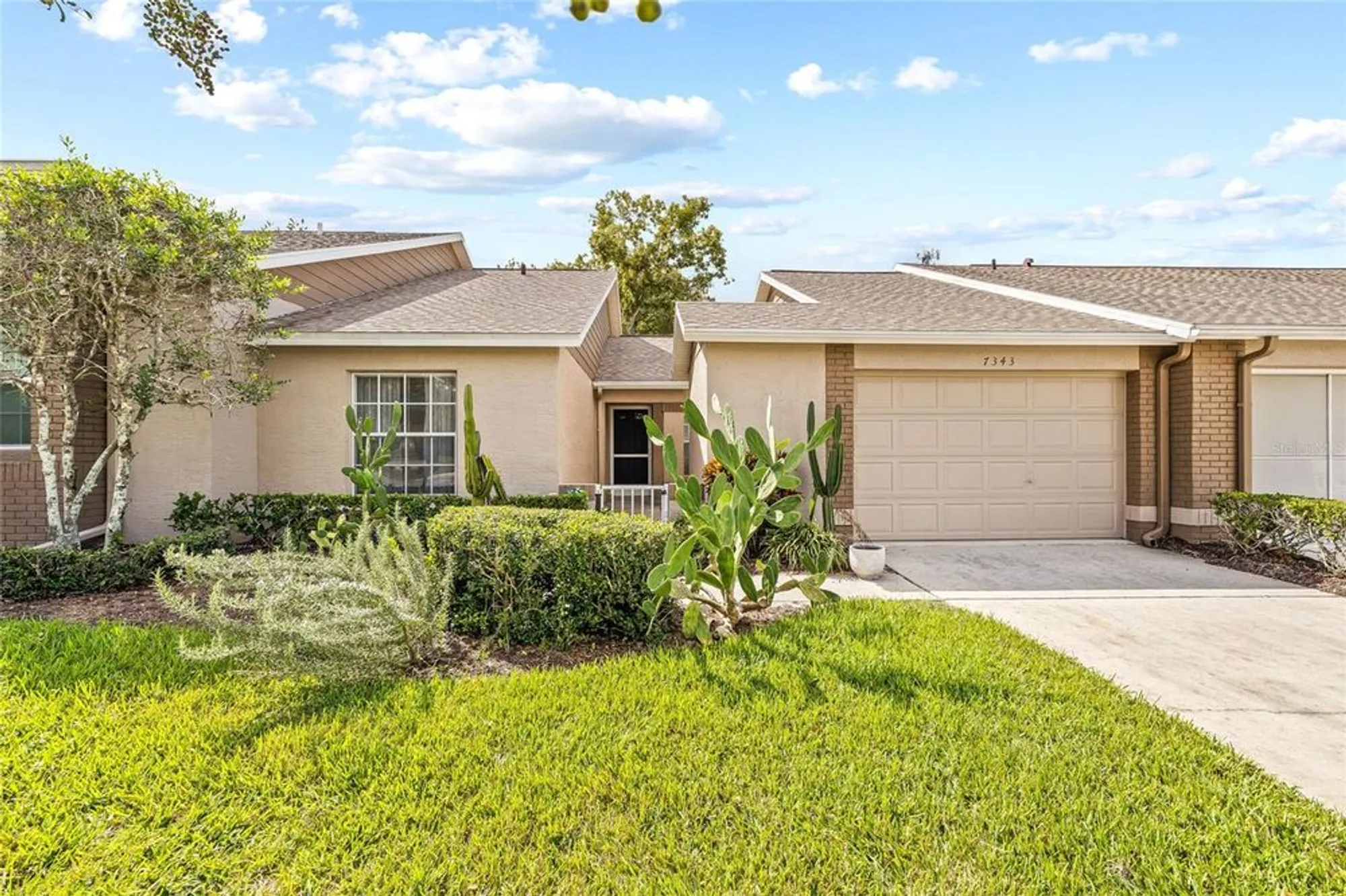 Property Slideshow image 1 of 49 | 7343 willow brook dr, Spring Hill, FL, 34606