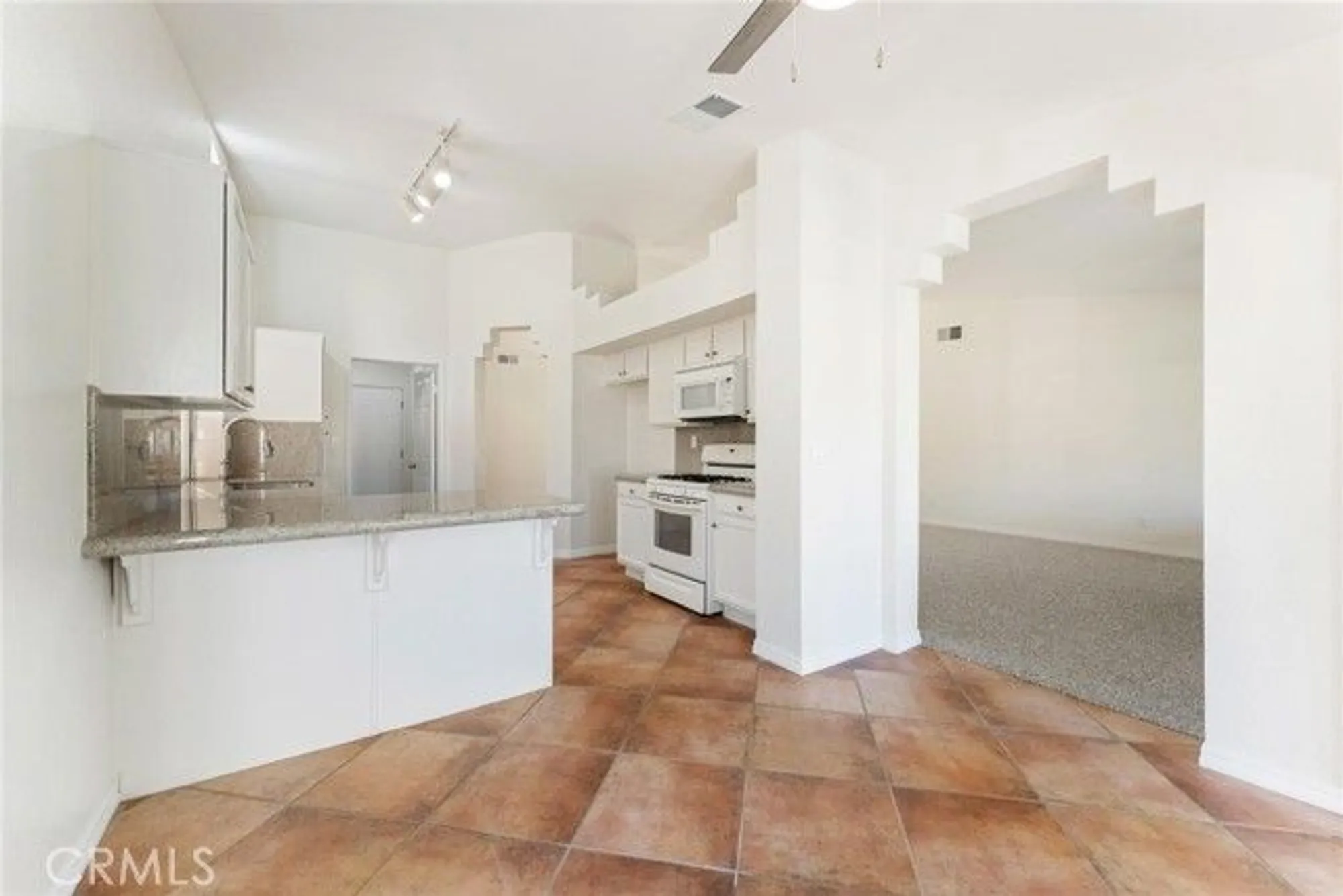 Property Slideshow image 12 of 40 | 1886 tamarack ln, Hemet, CA, 92545