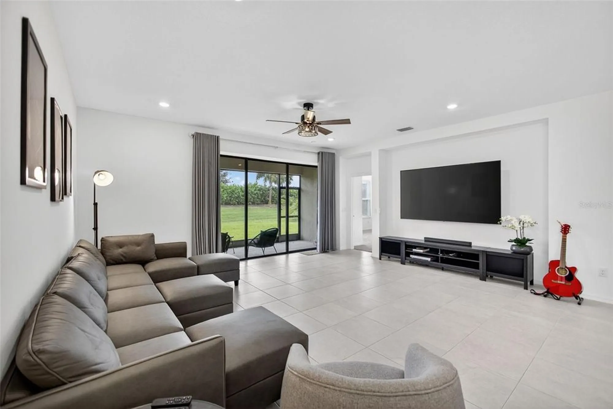 Property Slideshow image 23 of 47 | 16426 paynes mill dr, Bradenton, FL, 34211