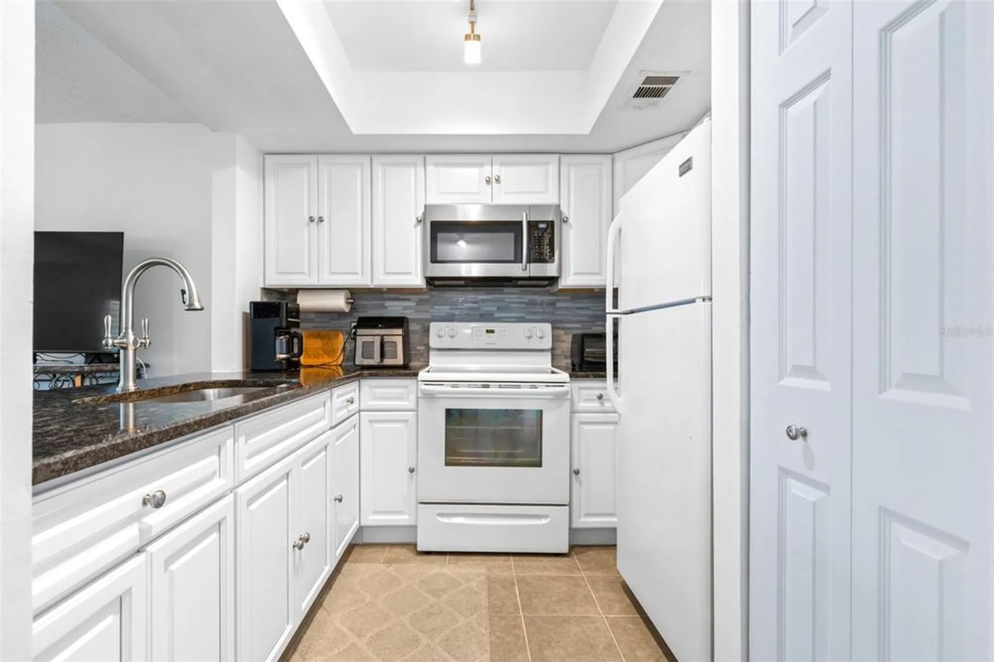 Property Slideshow image 13 of 33 | 1250 s pinellas ave apt 711, Tarpon Springs, FL, 34689