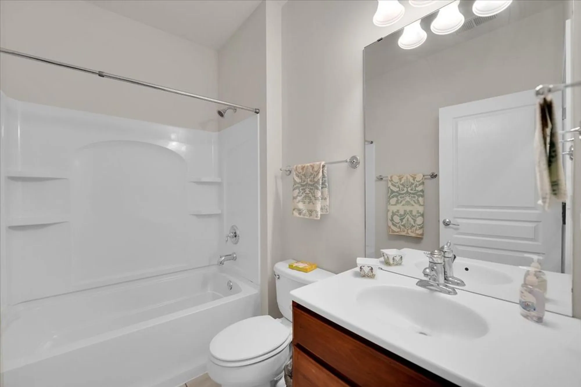 Property Slideshow image 22 of 32 | 14525 tawny ln, Huntley, IL, 60142