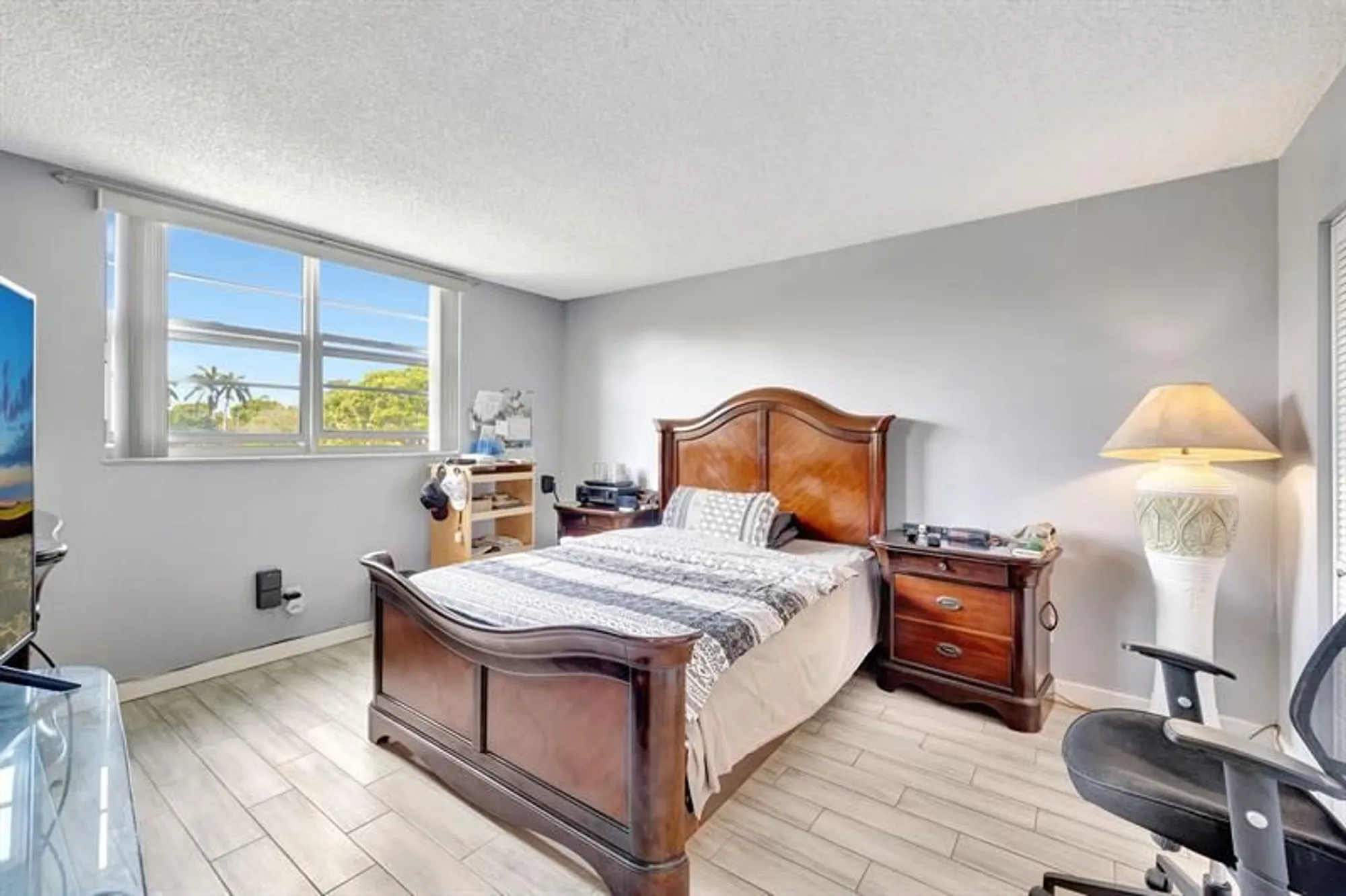 Property Slideshow image 11 of 31 | 5860 nw 64th ave apt 201, Tamarac, FL, 33319