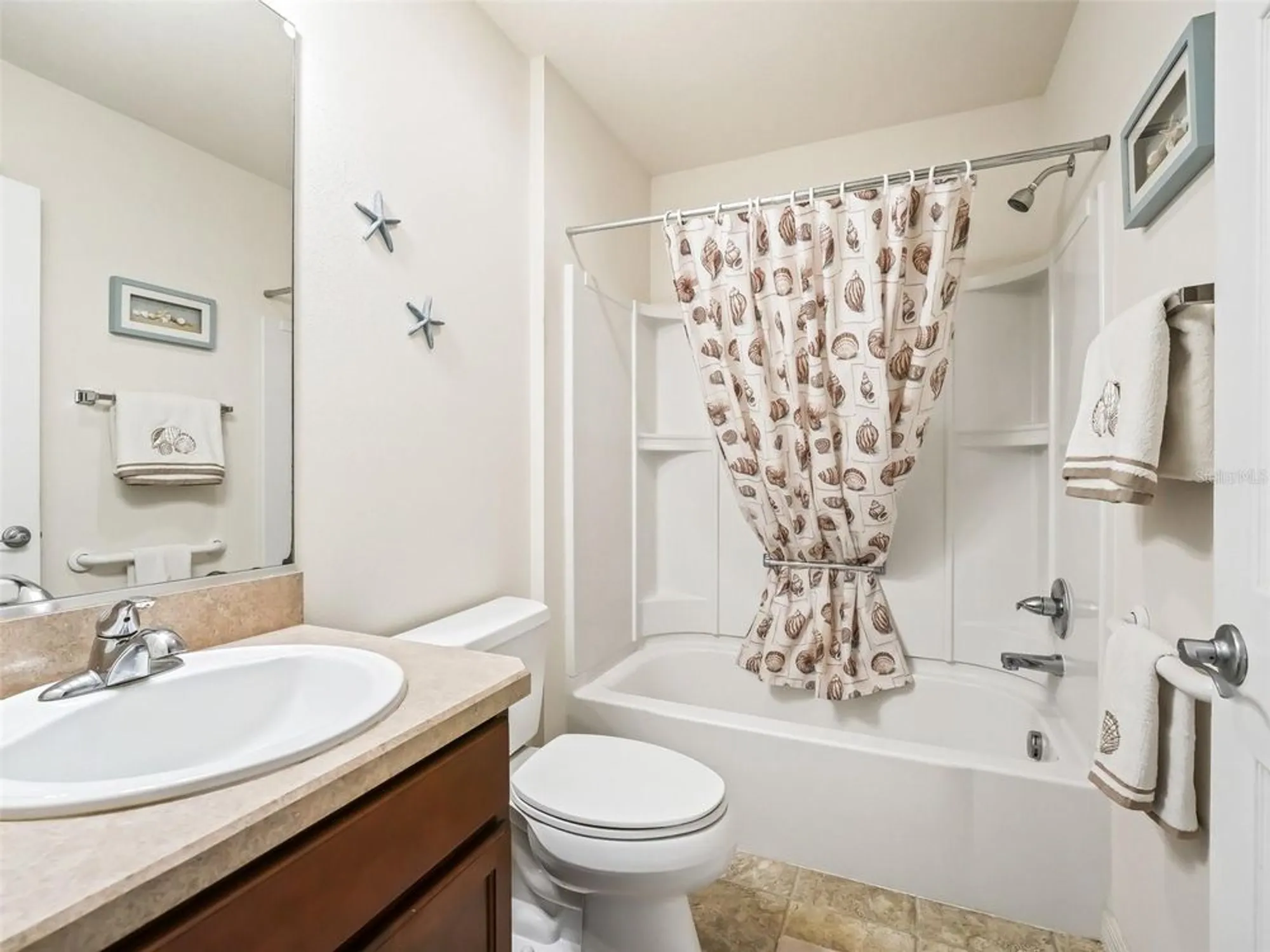 Property Slideshow image 24 of 31 | 2360 hopespring loop, The Villages, FL, 32162
