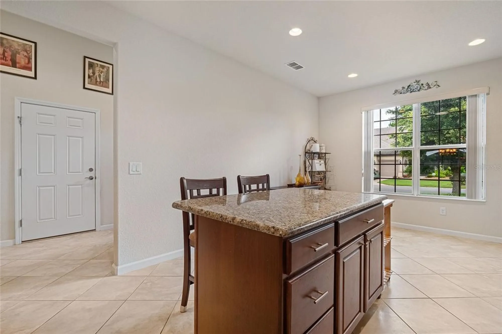 Property Slideshow image 7 of 33 | 9498 sw 70th loop, Ocala, FL, 34481