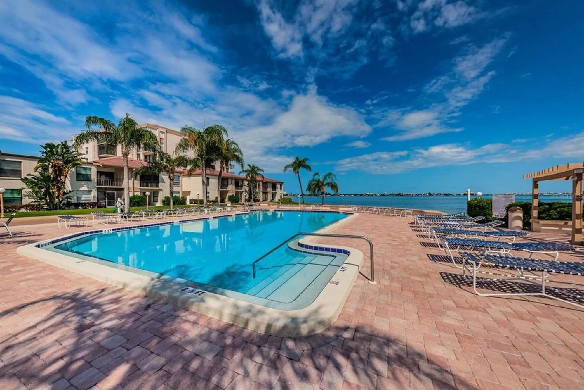 Property Slideshow image 15 of 16 | 6145 sun blvd apt 404, Saint Petersburg, FL, 33715