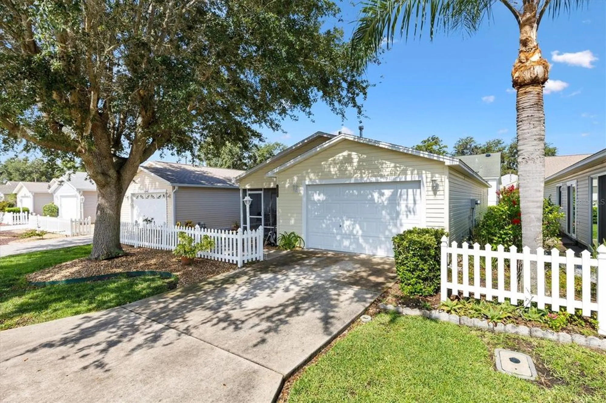 Property Slideshow image 2 of 31 | 16938 se 94th sunnybrook cir, The Villages, FL, 32162