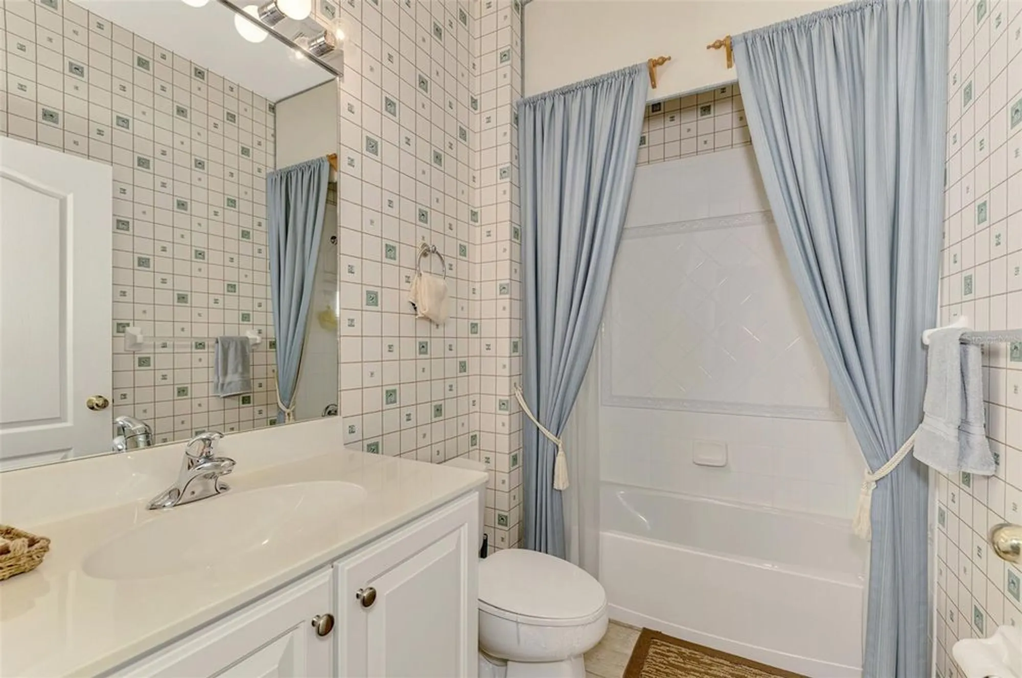 Property Slideshow image 35 of 51 | 4259 whispering oaks dr, North Port, FL, 34287