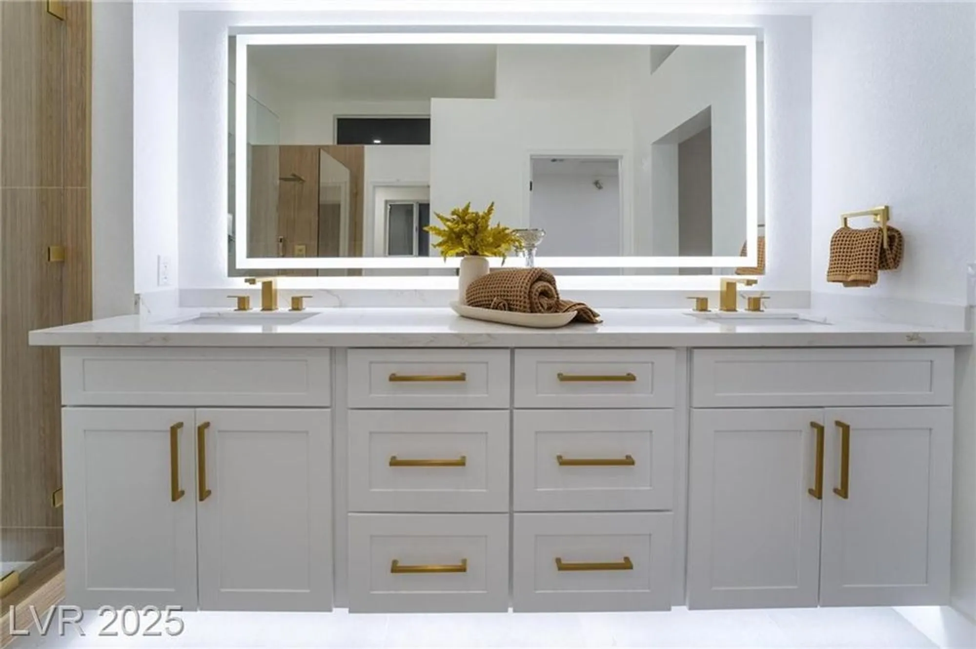 Property Slideshow image 28 of 57 | 2528 sunup dr, Las Vegas, NV, 89134