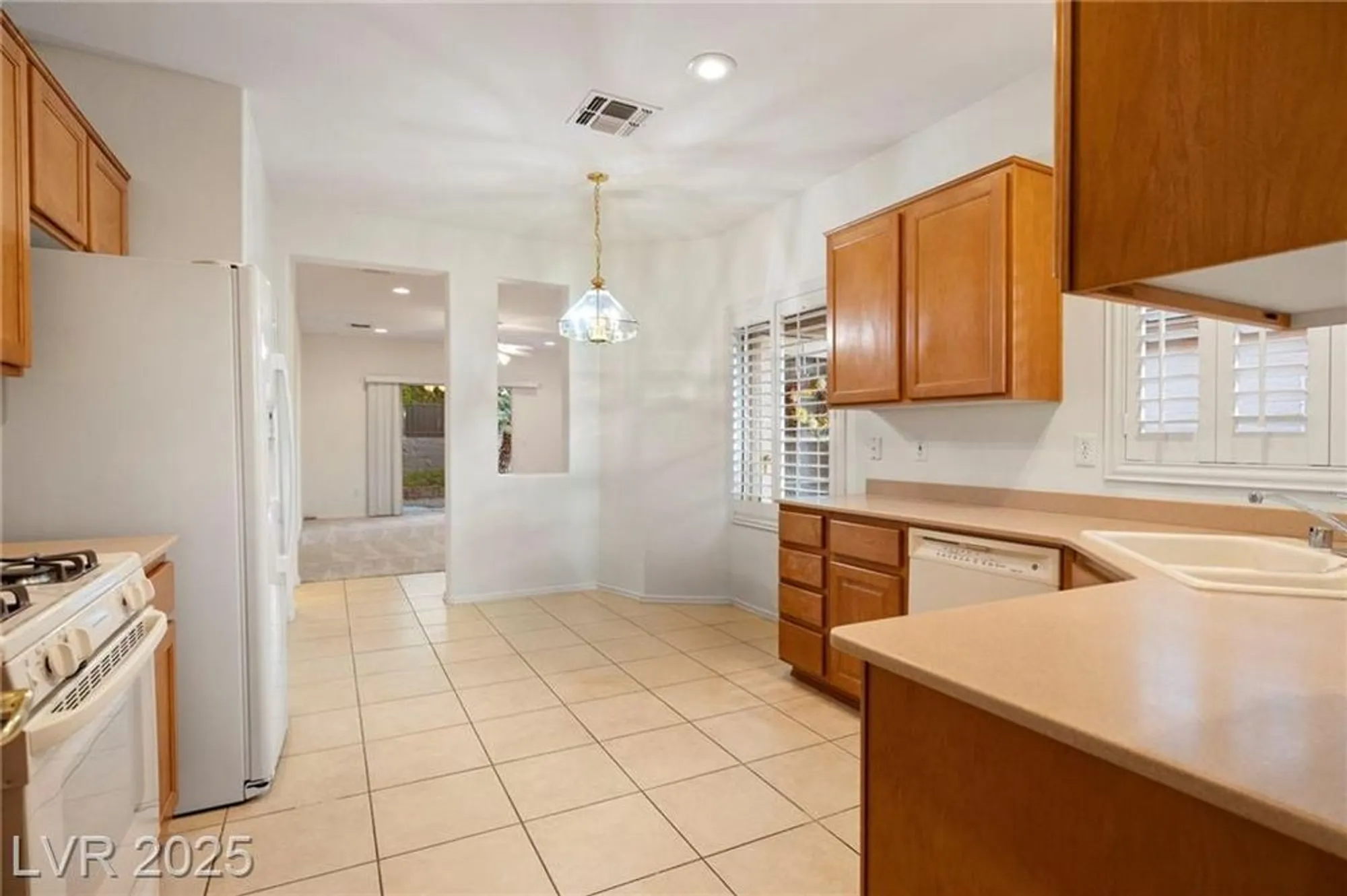 Property Slideshow image 4 of 62 | 2170 oliver springs st, Henderson, NV, 89052