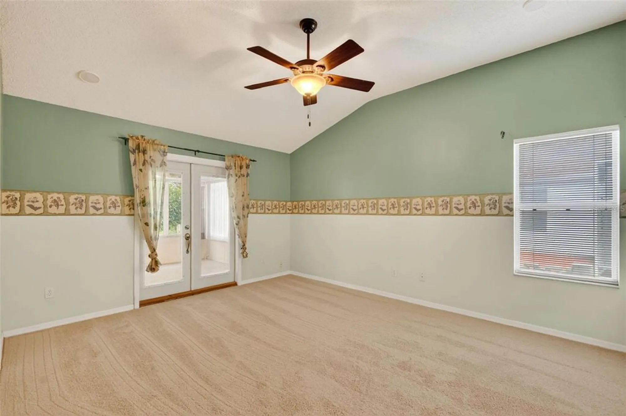 Property Slideshow image 27 of 35 | 318 del mar dr, The Villages, FL, 32159