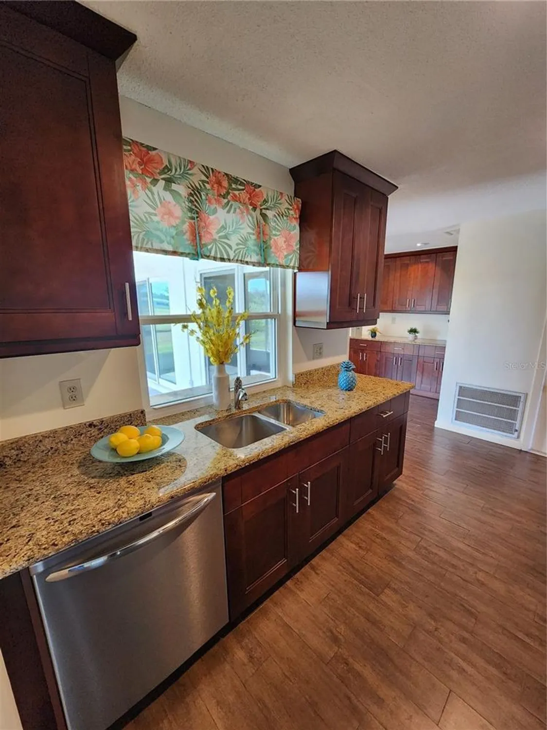 Property Slideshow image 4 of 37 | 9926 40th st, Pinellas Park, FL, 33782
