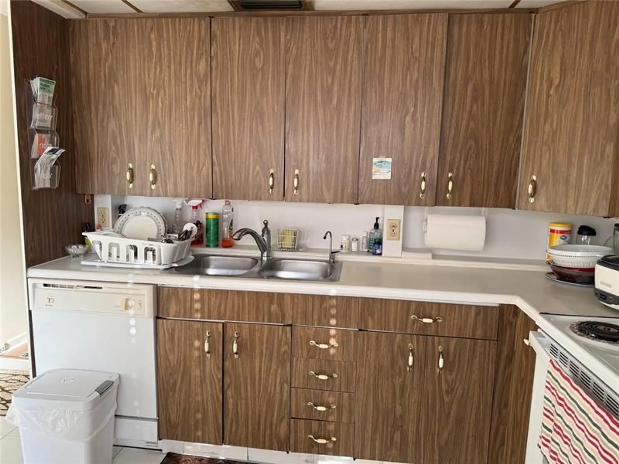 Property Slideshow image 11 of 12 | 2802 victoria way m2, Coconut Creek, FL, 33066