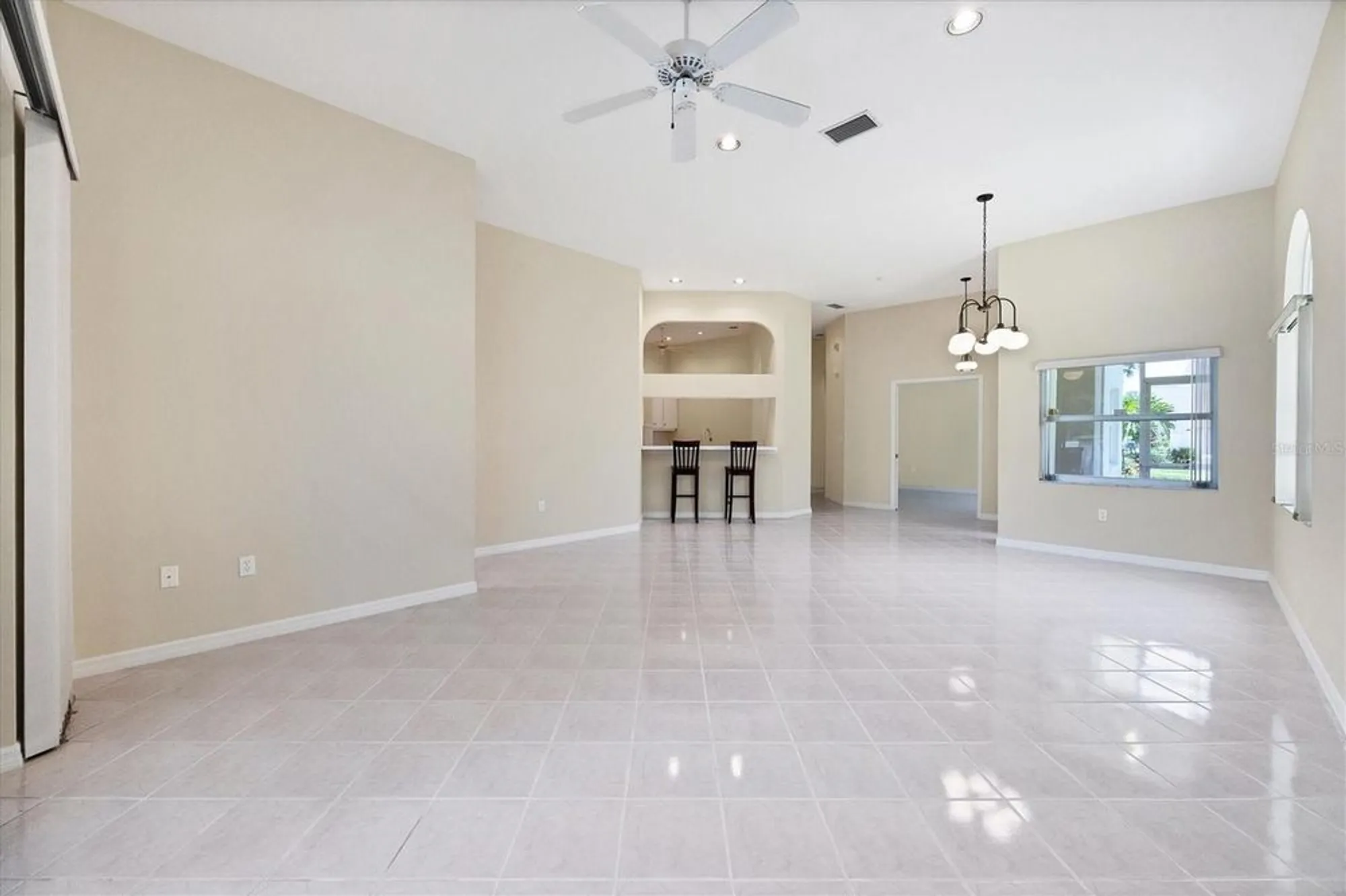 Property Slideshow image 9 of 55 | 6222 country club way, Sarasota, FL, 34243