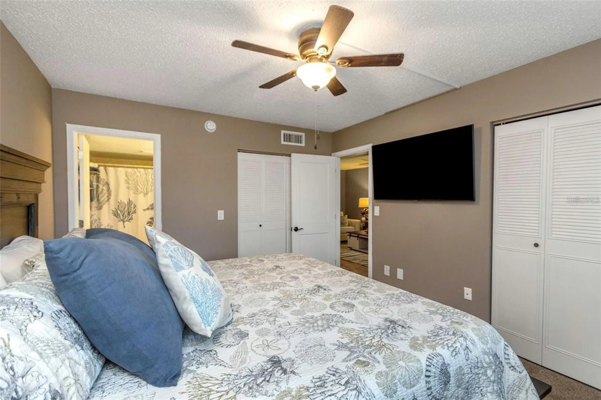Property Slideshow image 17 of 37 | 940 virginia st 303, Dunedin, FL, 34698