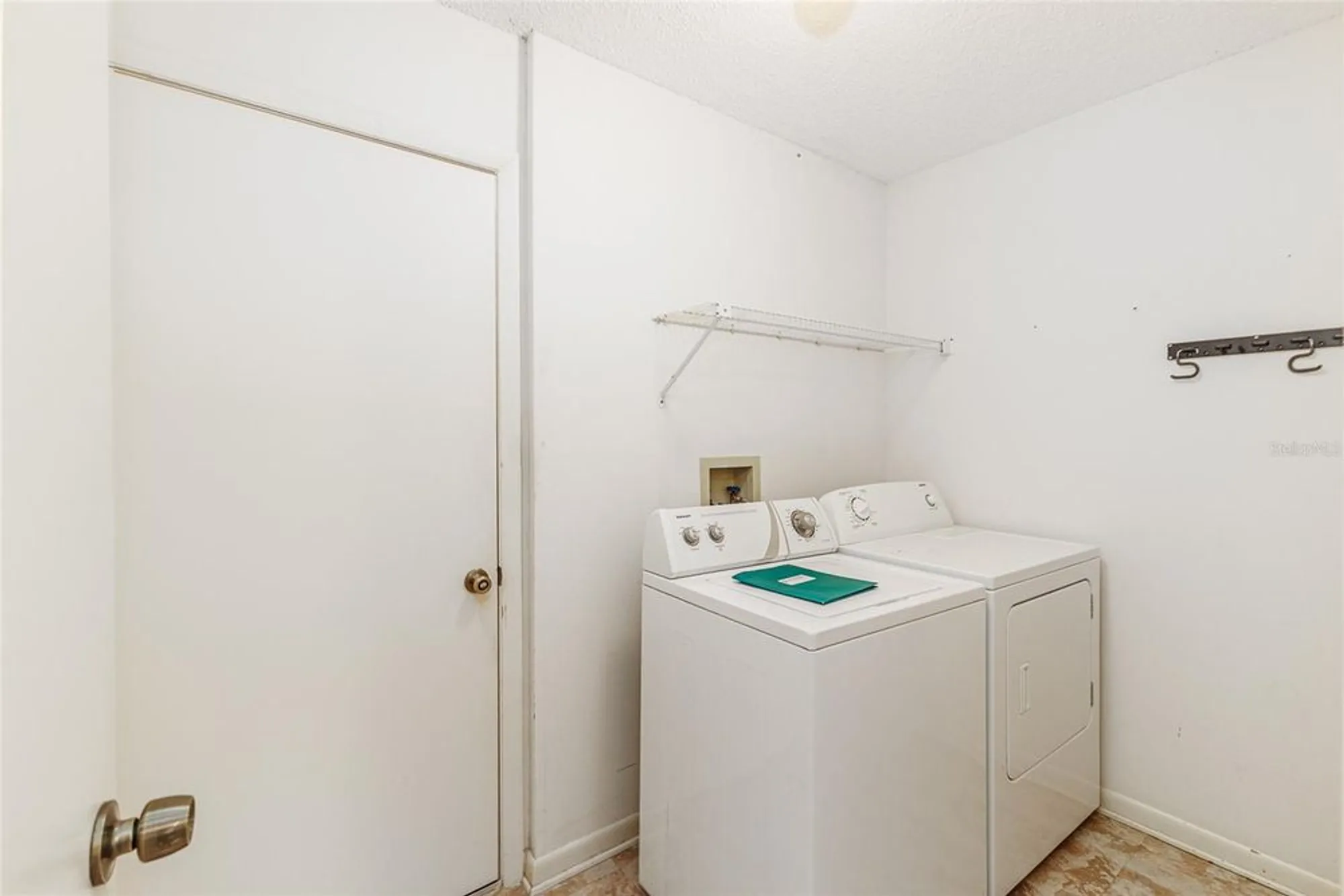 Property Slideshow image 24 of 40 | 4926 pleasant hollow trl, Lakeland, FL, 33811