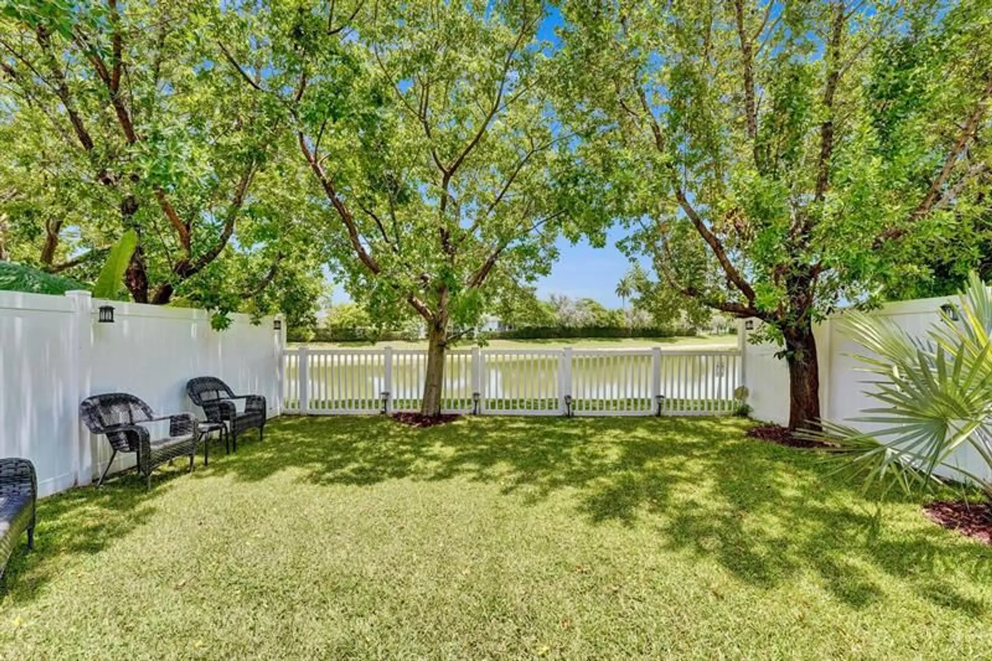 Property Slideshow image 5 of 47 | 4700 nw 48th ave, Tamarac, FL, 33319
