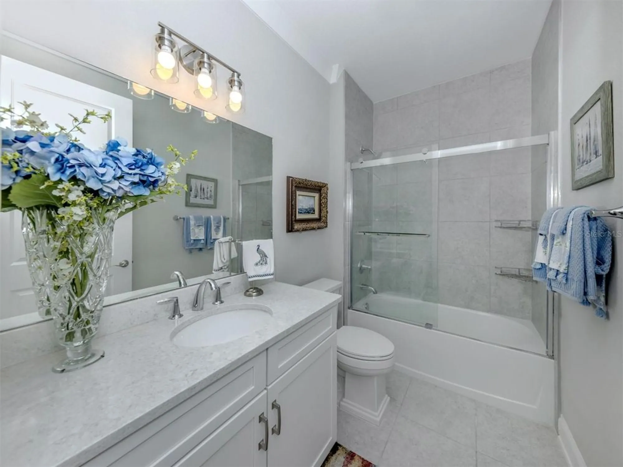 Property Slideshow image 23 of 78 | 592 mistiflower cir, Nokomis, FL, 34275