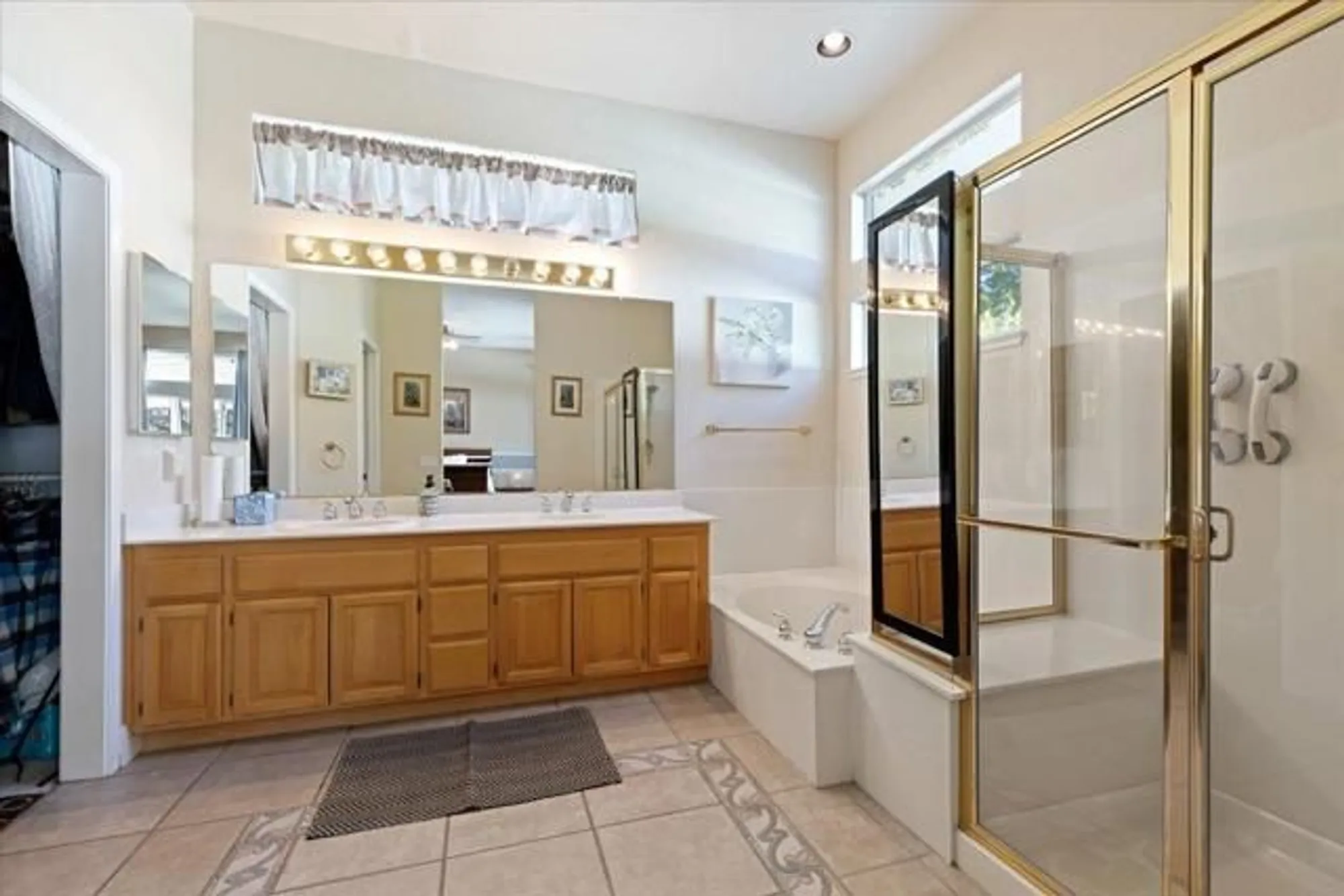 Property Slideshow image 21 of 38 | 490 chesapeake ter, Brentwood, CA, 94513