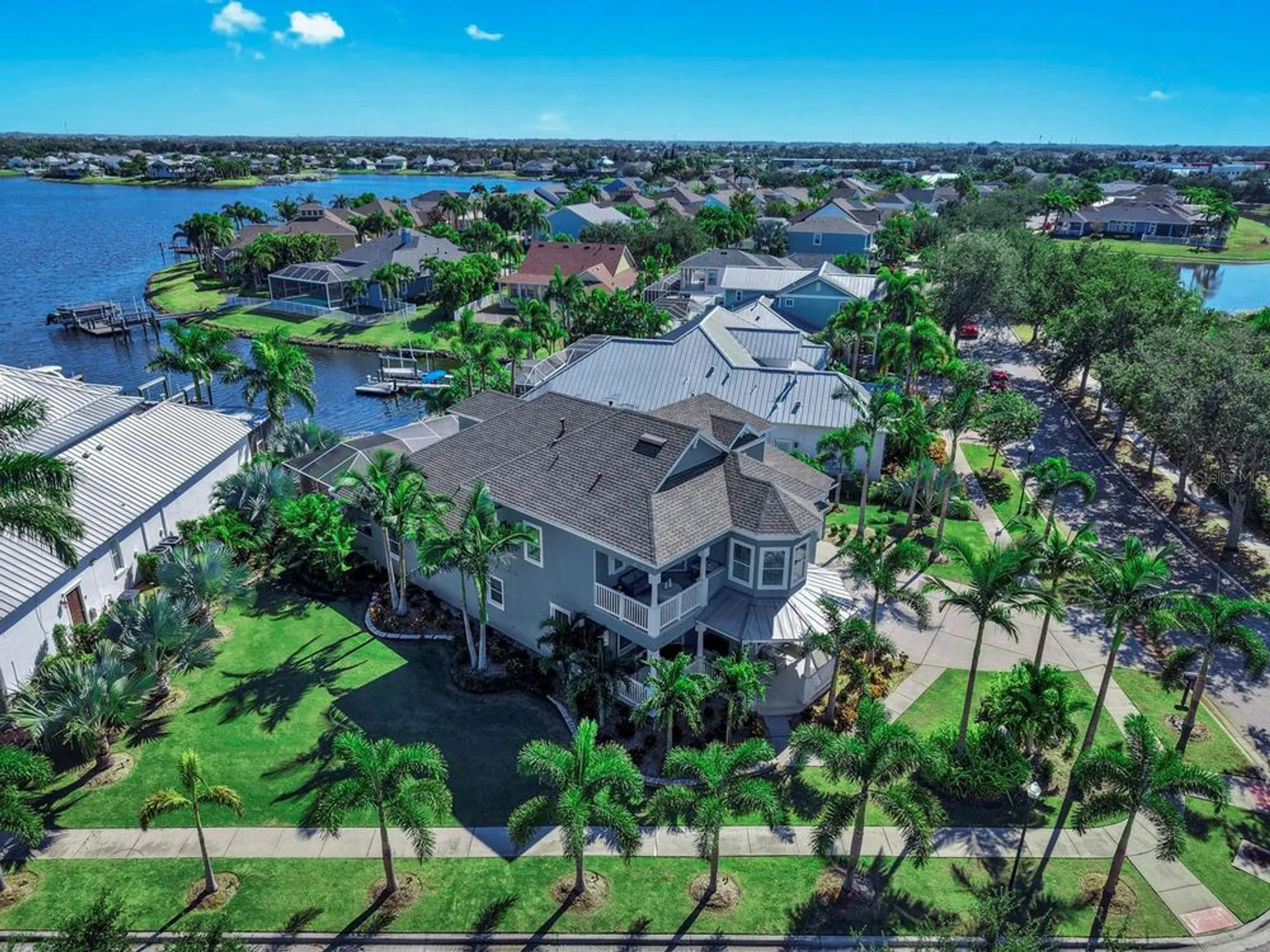 Property Slideshow image 13 of 64 | 609 manns harbor dr, Apollo Beach, FL, 33572