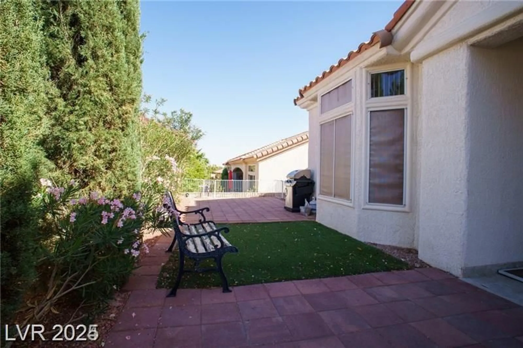 Property Slideshow image 27 of 32 | 10520 shoalhaven dr, Las Vegas, NV, 89134