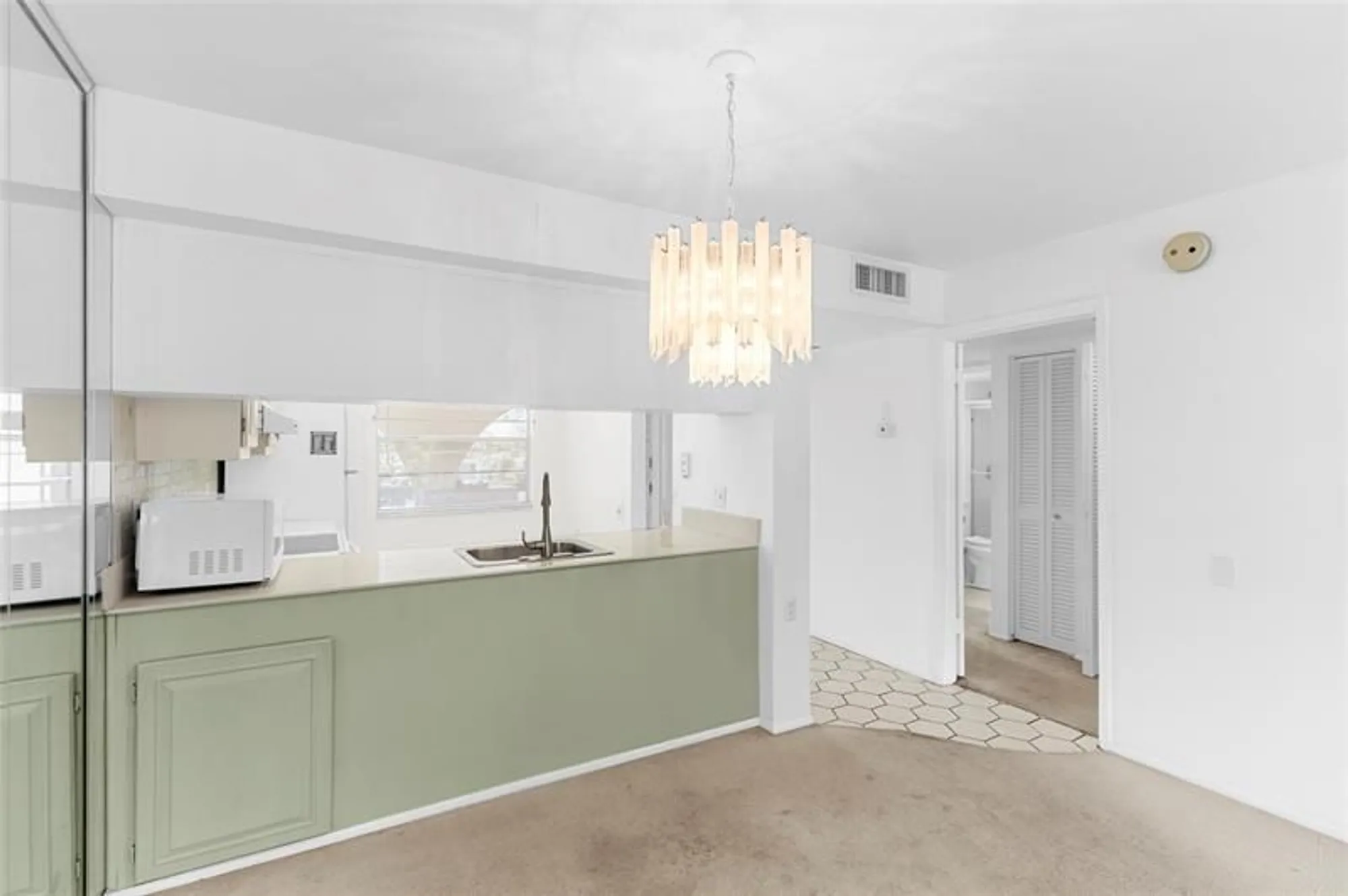 Property Slideshow image 8 of 31 | 2701 nassau bnd d2, Coconut Creek, FL, 33066