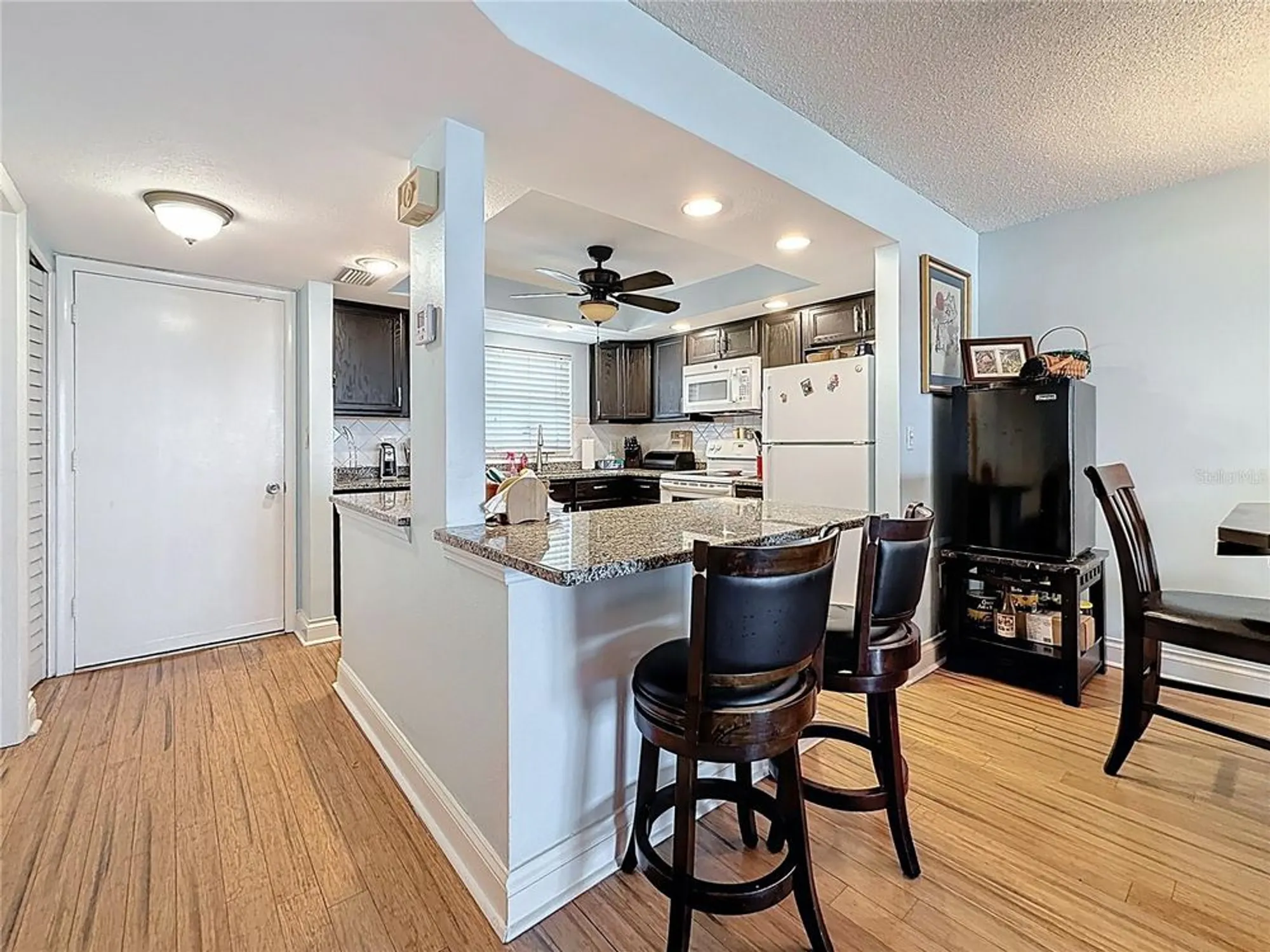 Property Slideshow image 18 of 61 | 4725 cove cir apt 908, St Petersburg, FL, 33708