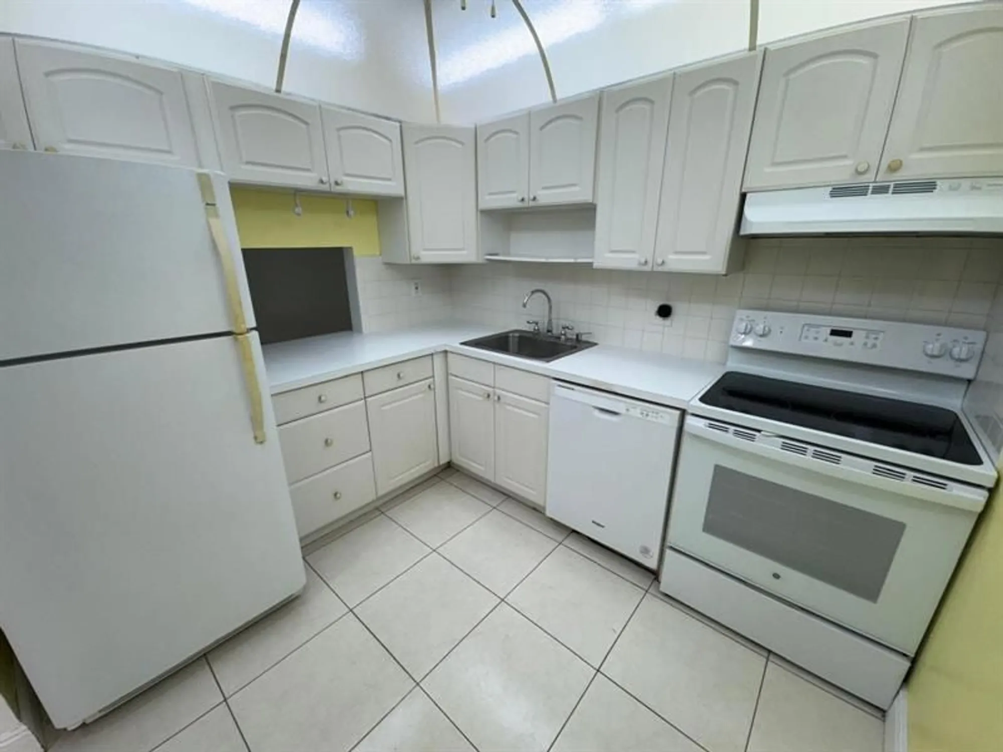 Property Slideshow image 5 of 37 | 7797 golf circle dr apt 304, Margate, FL, 33063