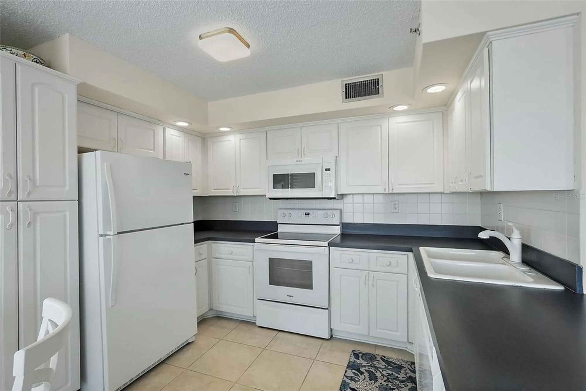 Property Slideshow image 12 of 42 | 6322 palma del mar blvd s apt 706, St Petersburg, FL, 33715