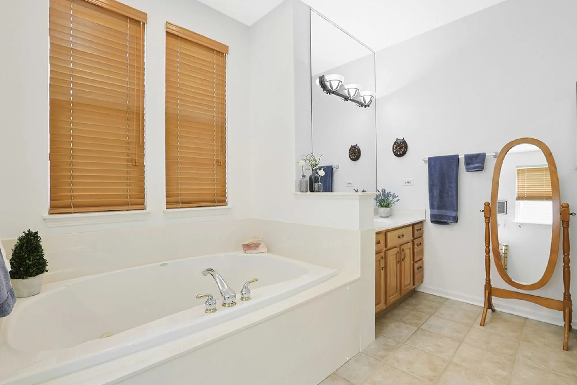 Property Slideshow image 30 of 35 | 12961 bull ridge dr, Huntley, IL, 60142